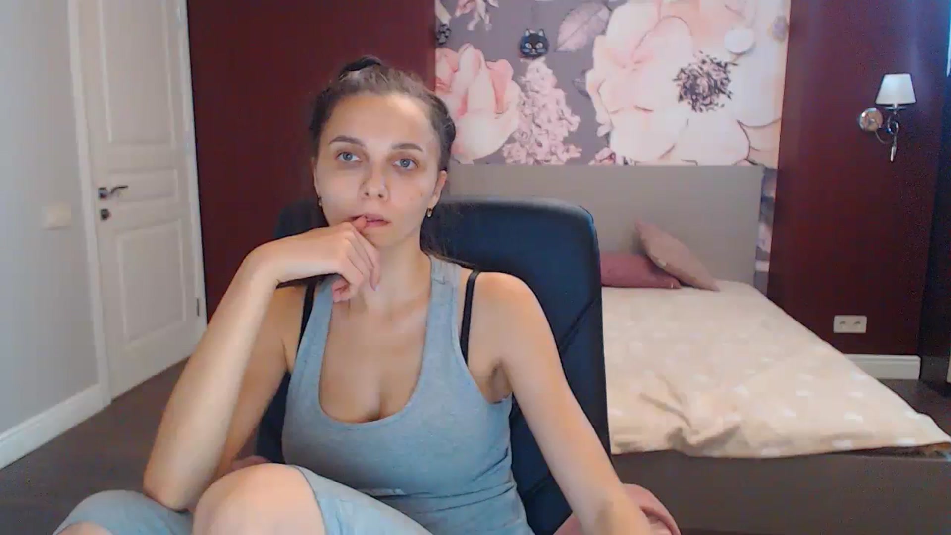 Gallery image thumbnail from Karina_Mils's myfreecams stream on, 08/31/2023, 11:12 image 4 of 20