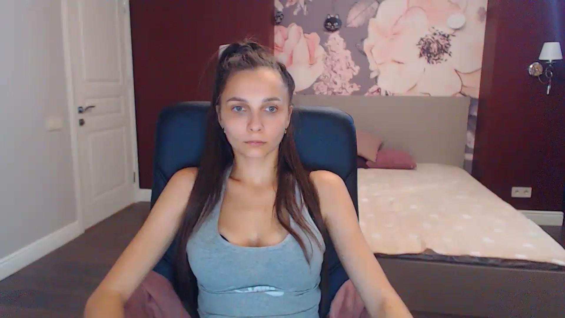 Gallery image thumbnail from Karina_Mils's myfreecams stream on, 09/02/2023, 11:05 image 10 of 20
