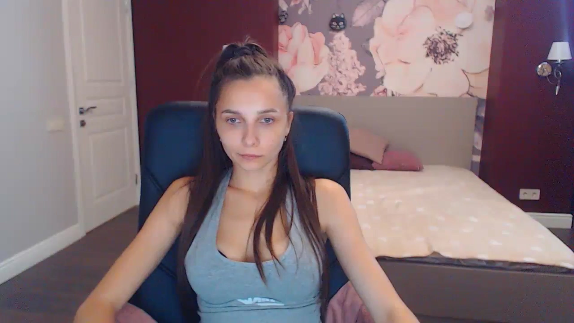 Gallery image thumbnail from Karina_Mils's myfreecams stream on, 09/02/2023, 11:05 image 17 of 20