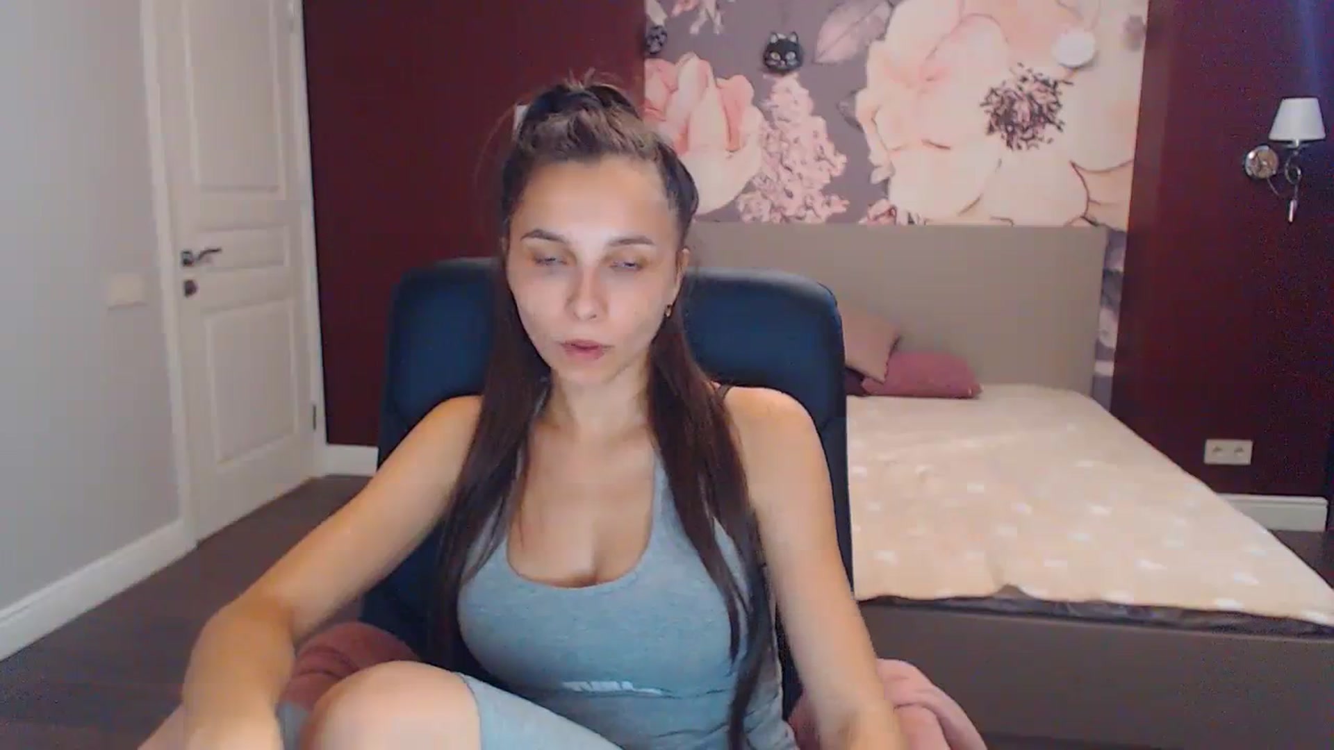 Gallery image thumbnail from Karina_Mils's myfreecams stream on, 09/02/2023, 11:05 image 2 of 20