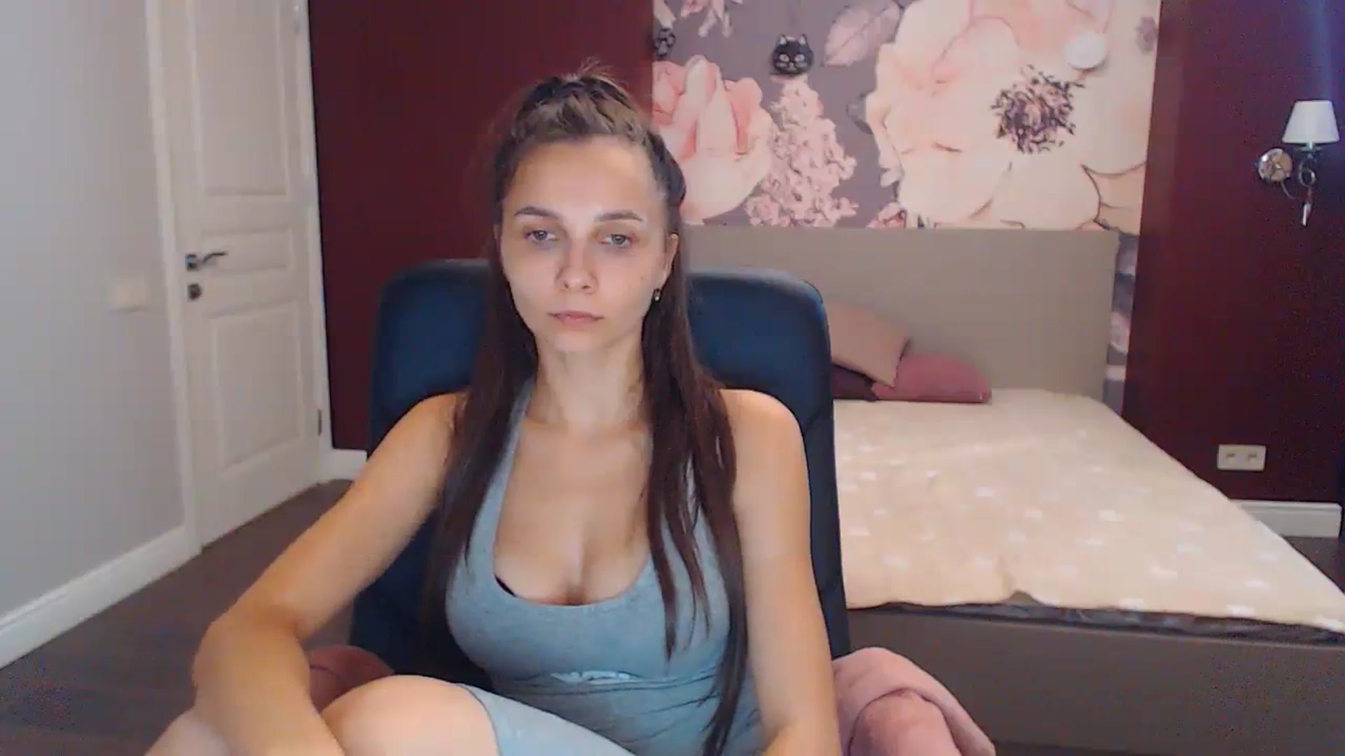Gallery image thumbnail from Karina_Mils's myfreecams stream on, 09/02/2023, 11:05 image 13 of 20