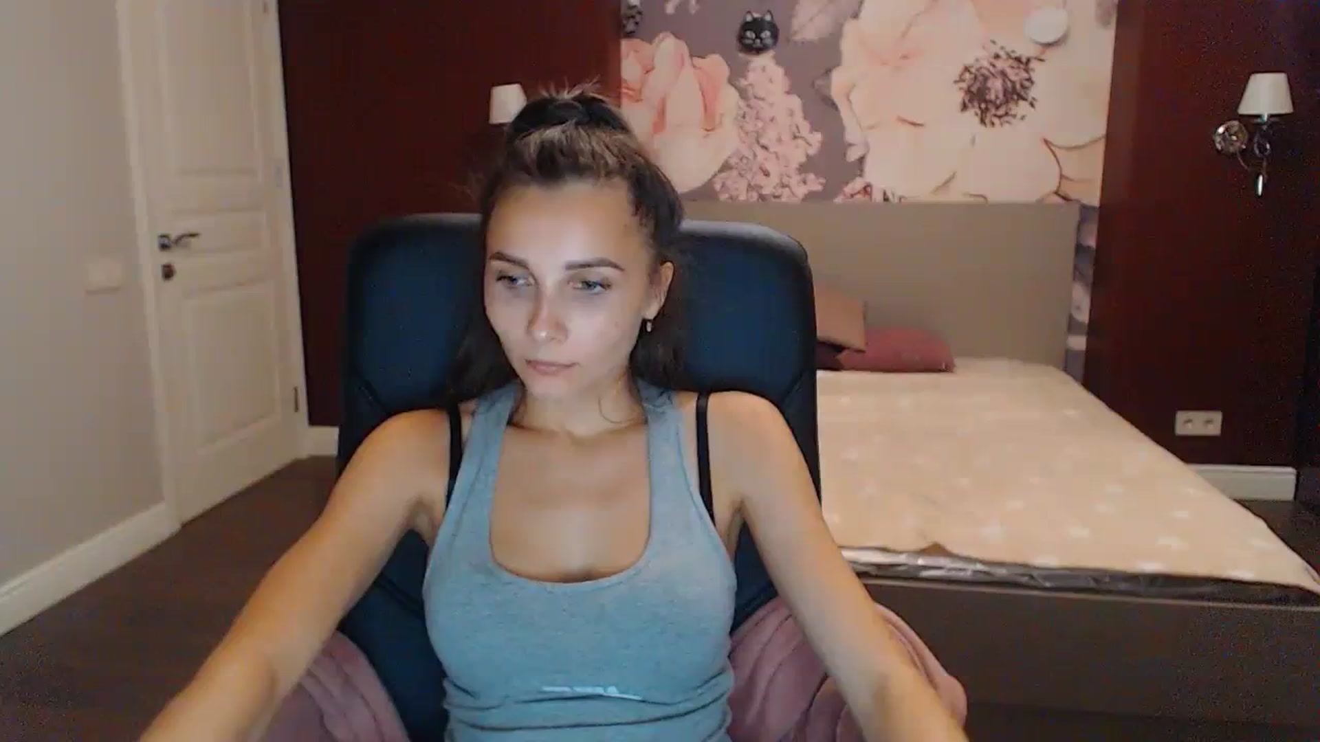 Gallery image thumbnail from Karina_Mils's myfreecams stream on, 09/02/2023, 16:52 image 1 of 20
