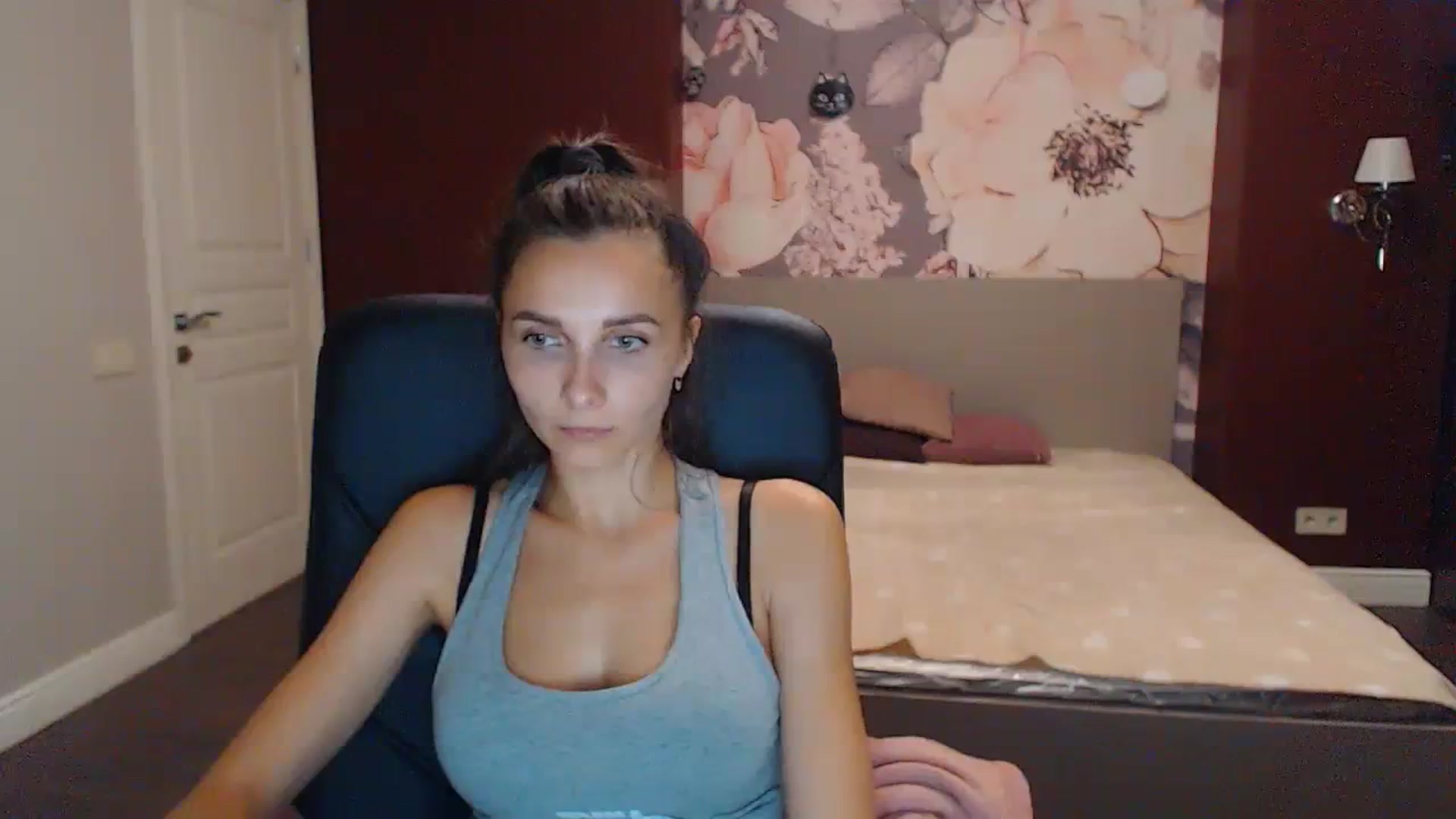 Gallery image thumbnail from Karina_Mils's myfreecams stream on, 09/02/2023, 16:52 image 8 of 20