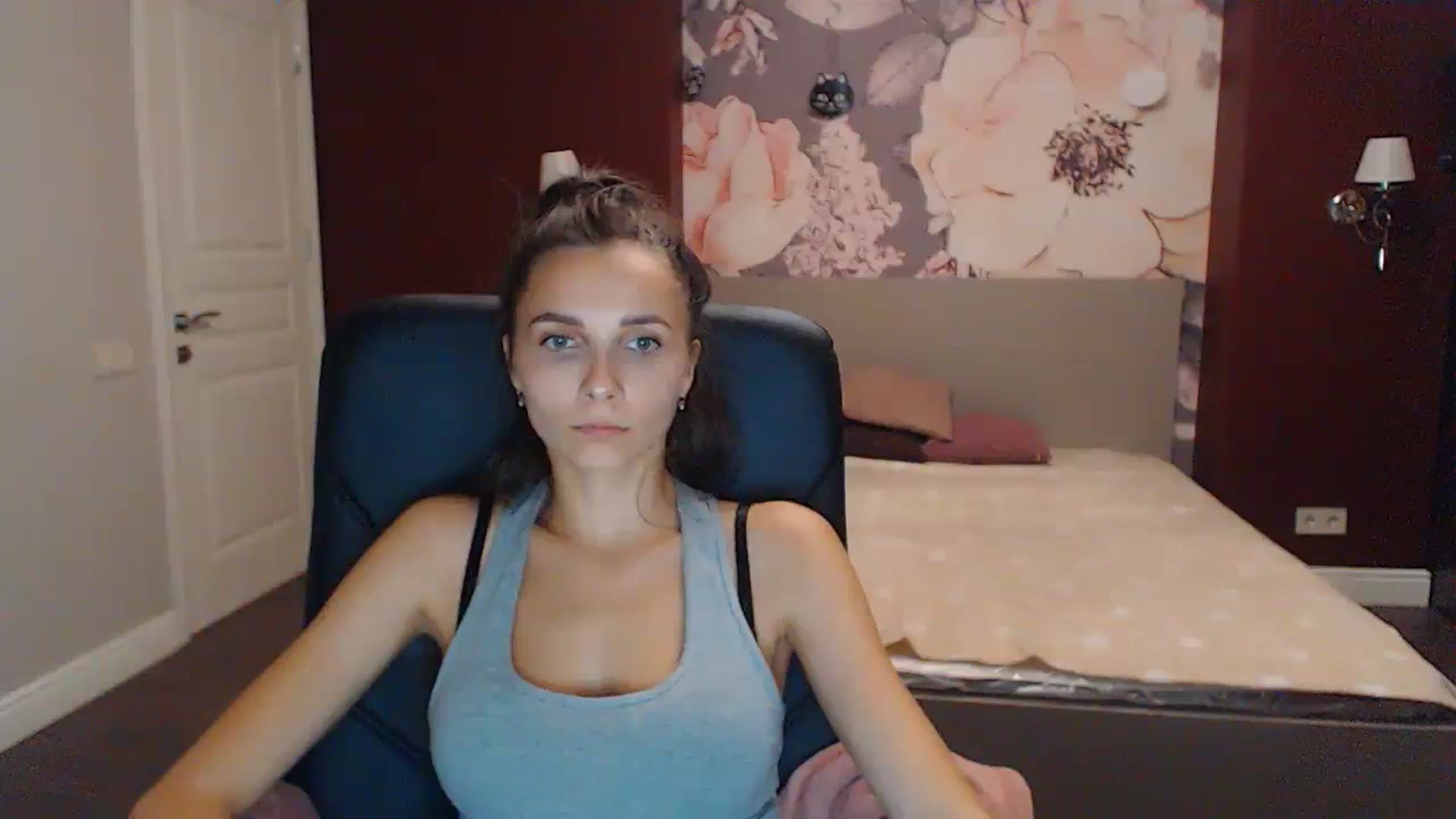 Gallery image thumbnail from Karina_Mils's myfreecams stream on, 09/02/2023, 16:52 image 9 of 20