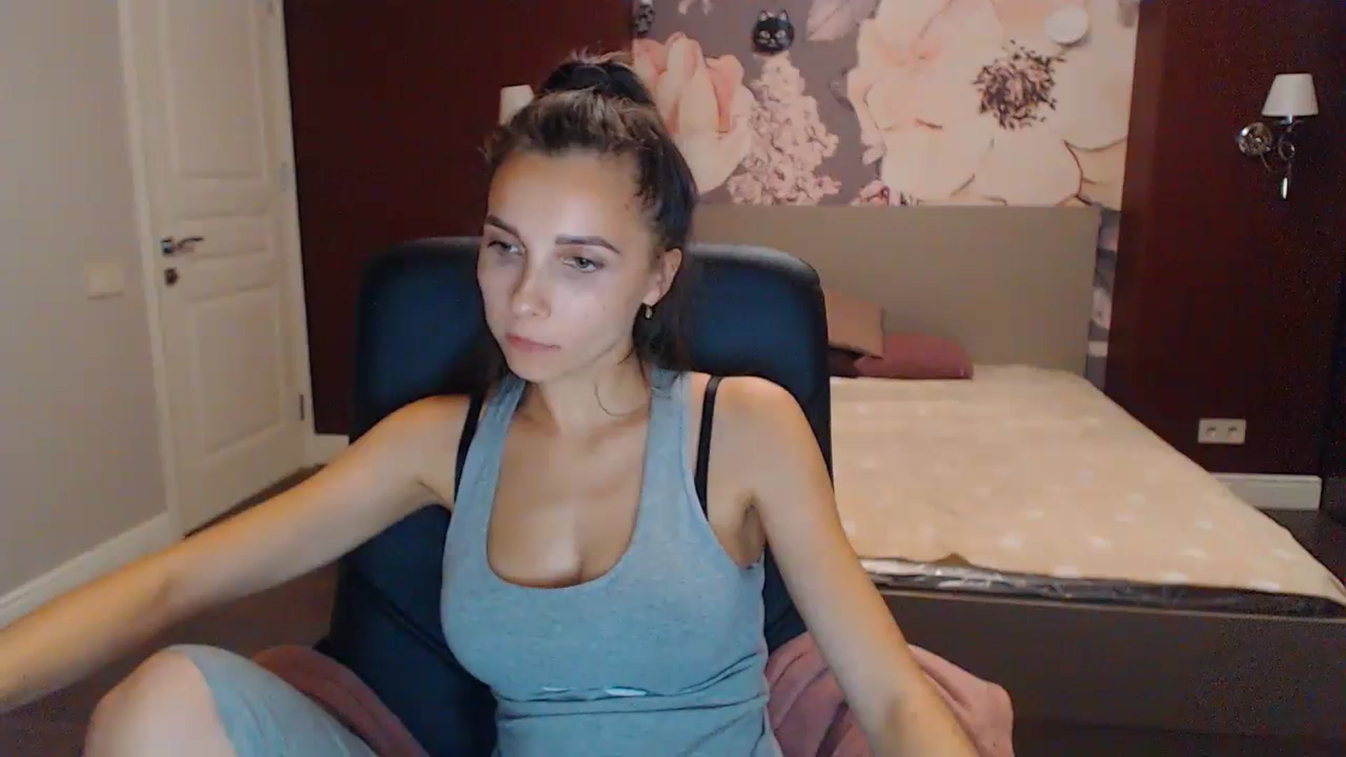 Gallery image thumbnail from Karina_Mils's myfreecams stream on, 09/02/2023, 16:52 image 5 of 20