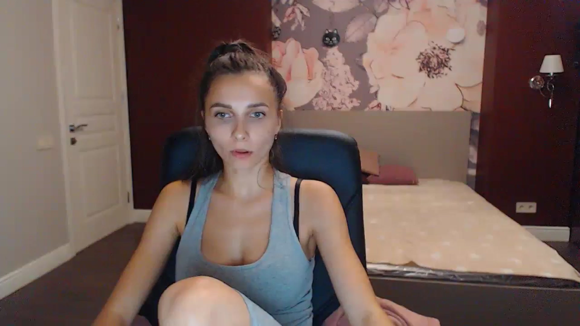 Gallery image thumbnail from Karina_Mils's myfreecams stream on, 09/02/2023, 16:52 image 6 of 20
