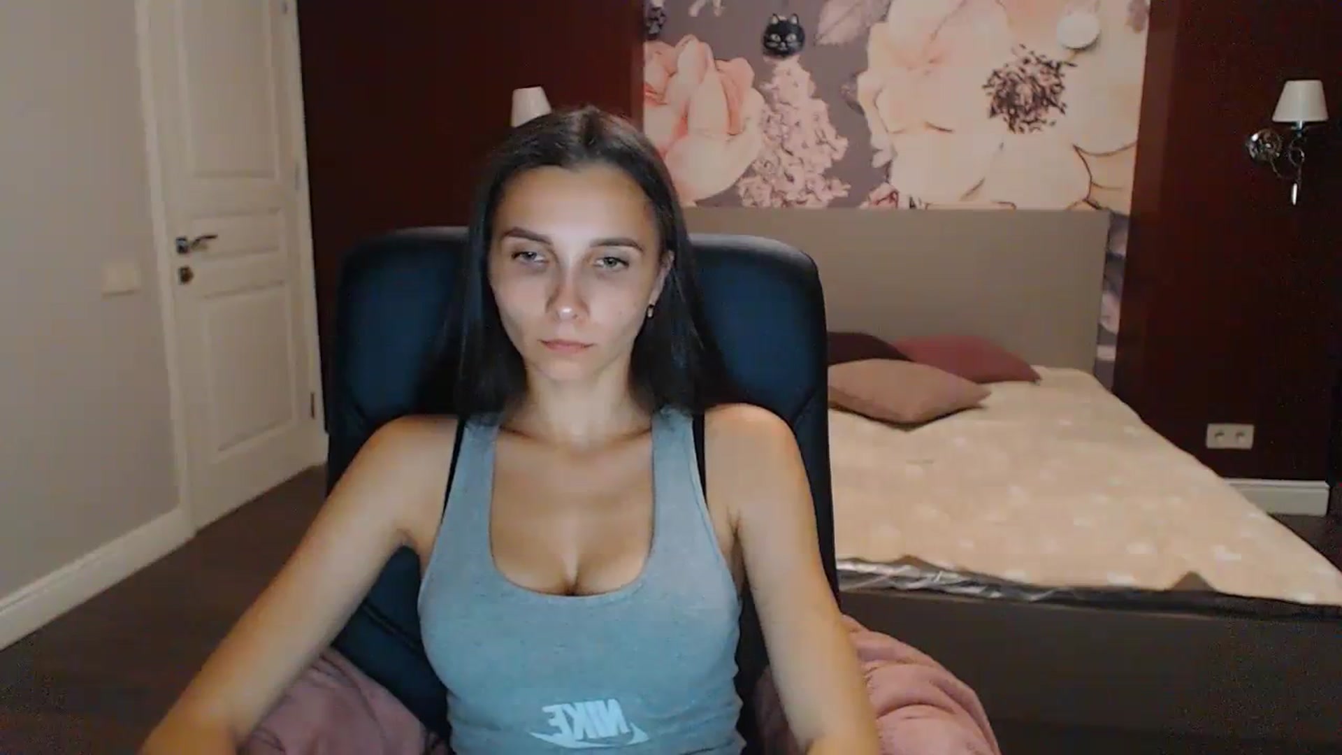 Gallery image thumbnail from Karina_Mils's myfreecams stream on, 09/08/2023, 16:33 image 8 of 20