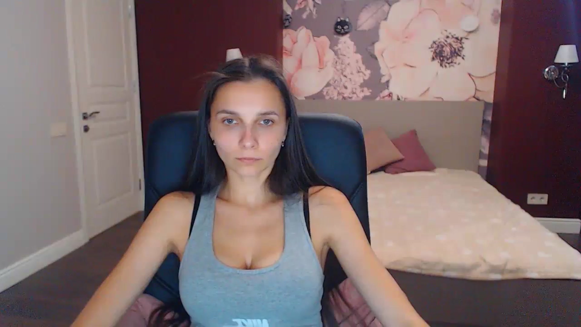 Gallery image thumbnail from Karina_Mils's myfreecams stream on, 09/09/2023, 10:08 image 3 of 20