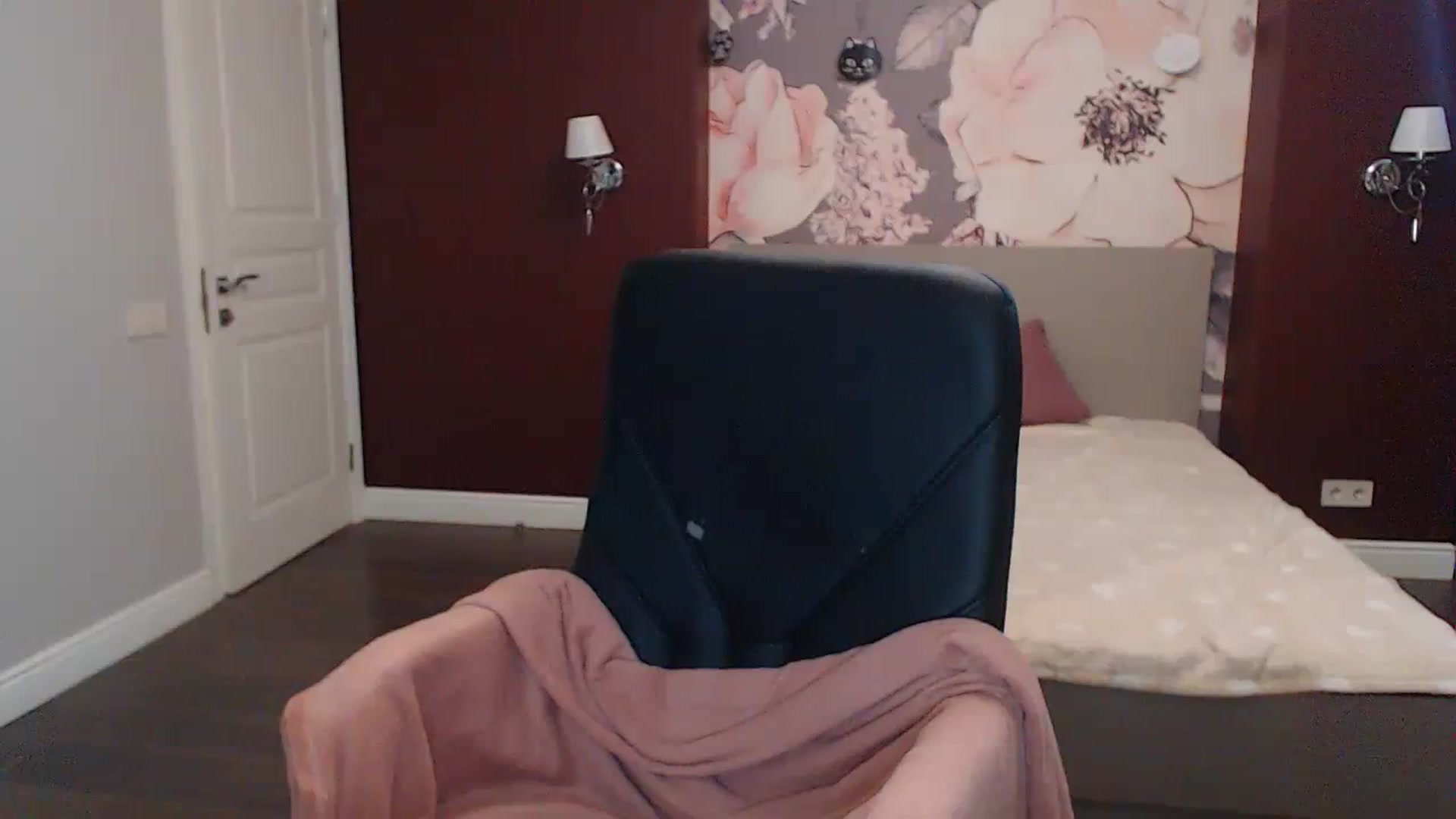 Gallery image thumbnail from Karina_Mils's myfreecams stream on, 09/09/2023, 10:08 image 8 of 20