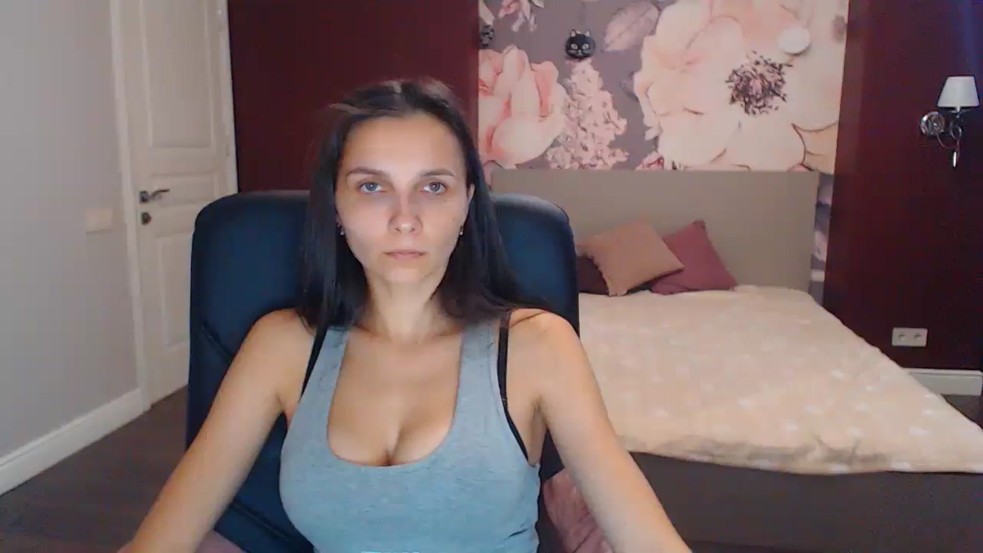 Gallery image thumbnail from Karina_Mils's myfreecams stream on, 09/09/2023, 10:08 image 4 of 20