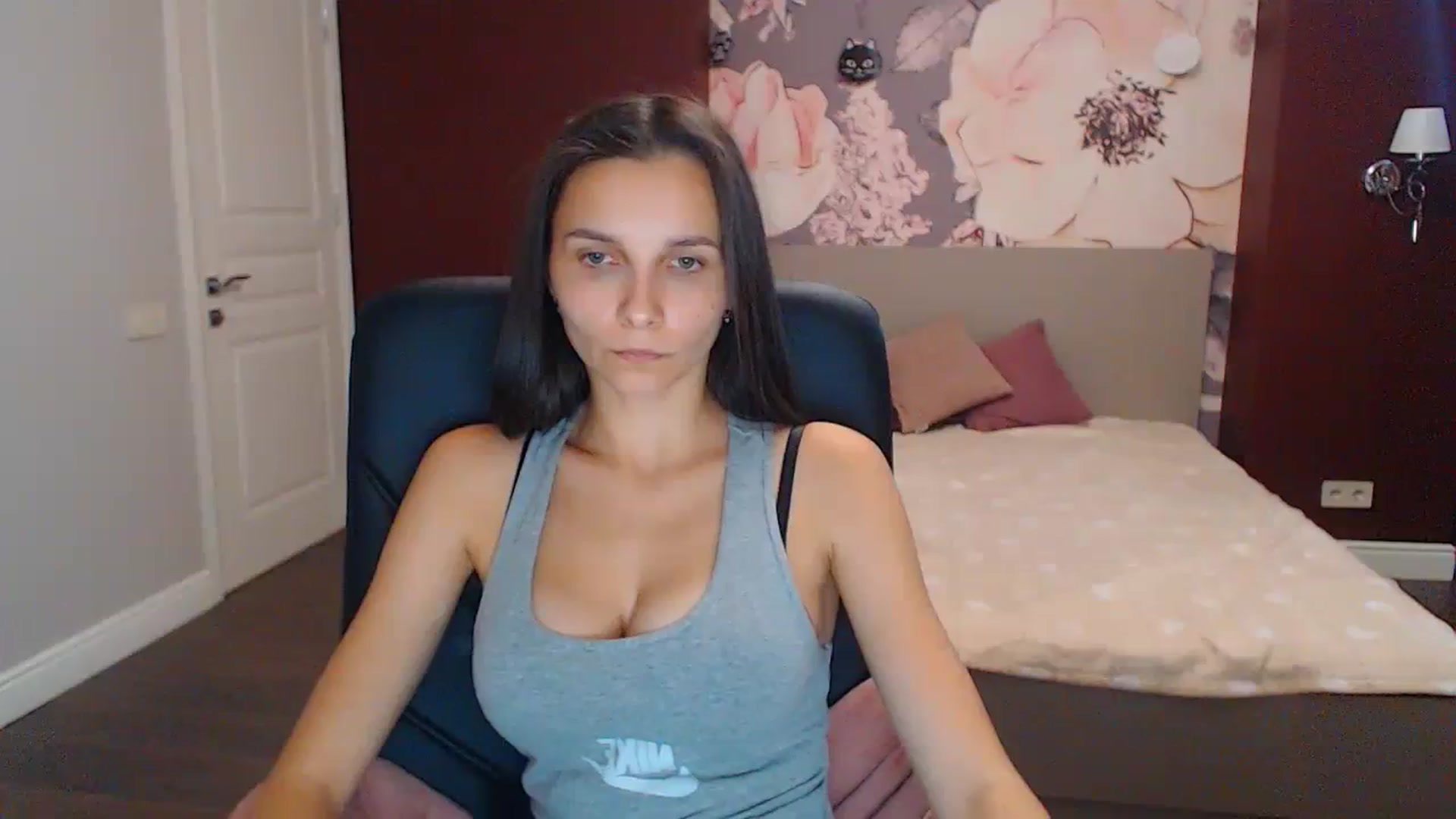 Gallery image thumbnail from Karina_Mils's myfreecams stream on, 09/09/2023, 10:08 image 7 of 20