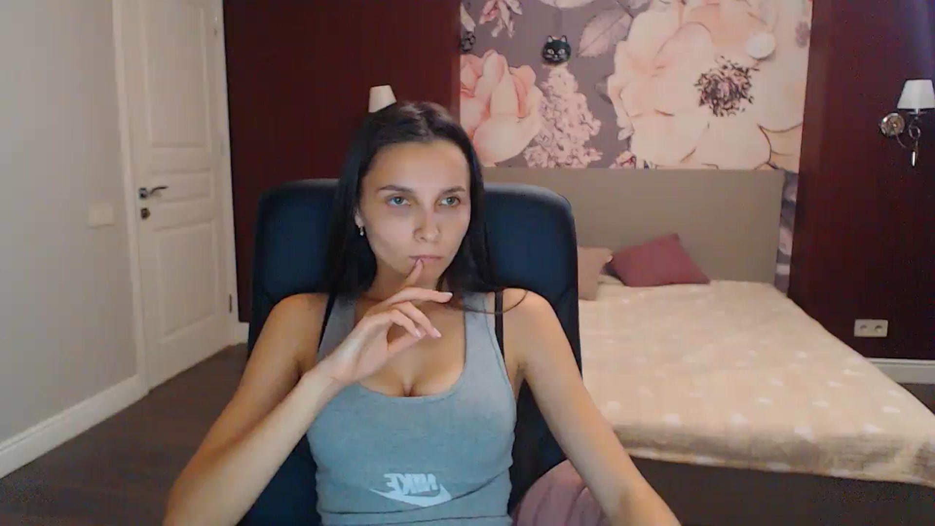 Gallery image thumbnail from Karina_Mils's myfreecams stream on, 09/09/2023, 14:24 image 19 of 20