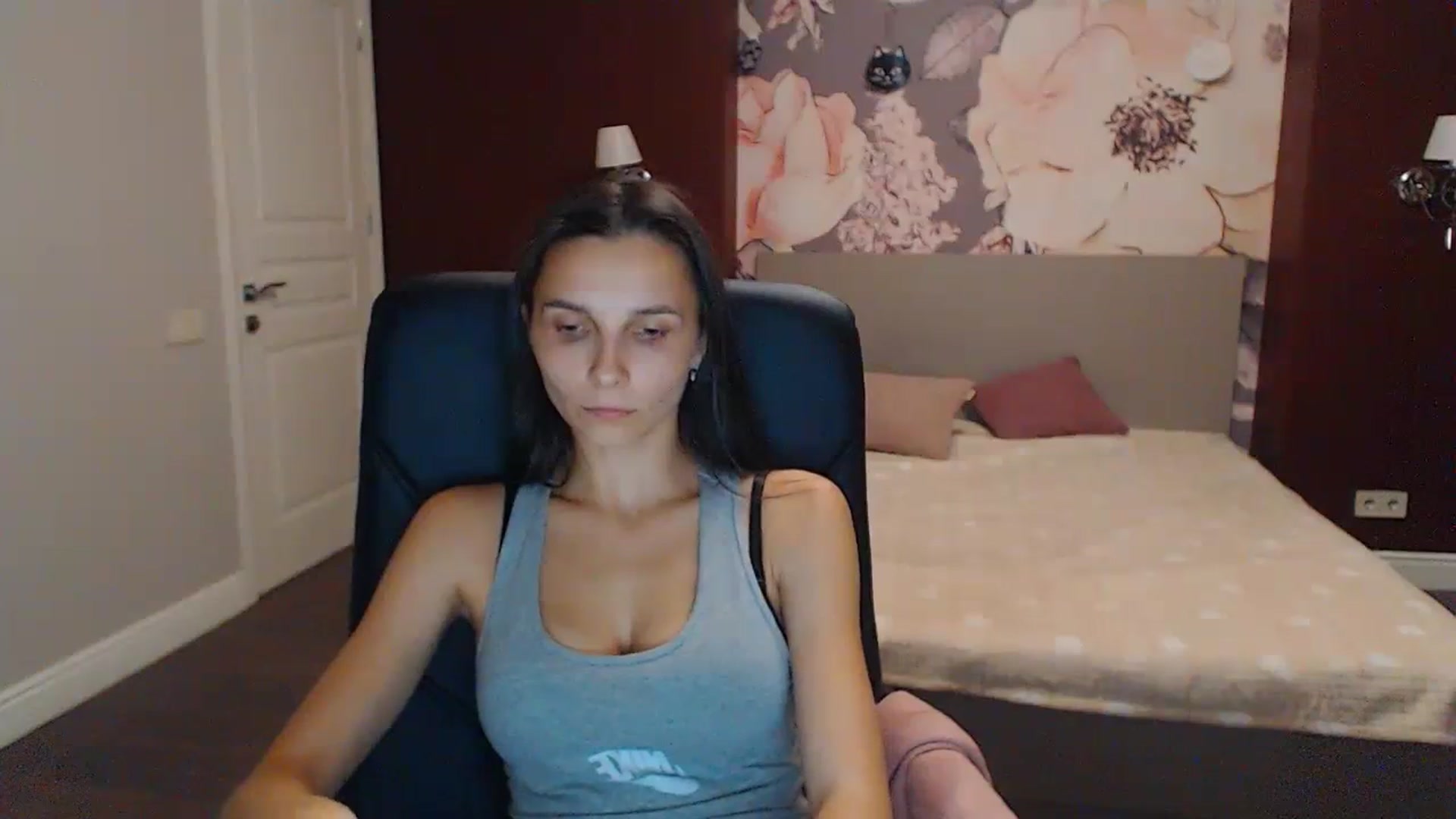 Gallery image thumbnail from Karina_Mils's myfreecams stream on, 09/09/2023, 17:39 image 17 of 20