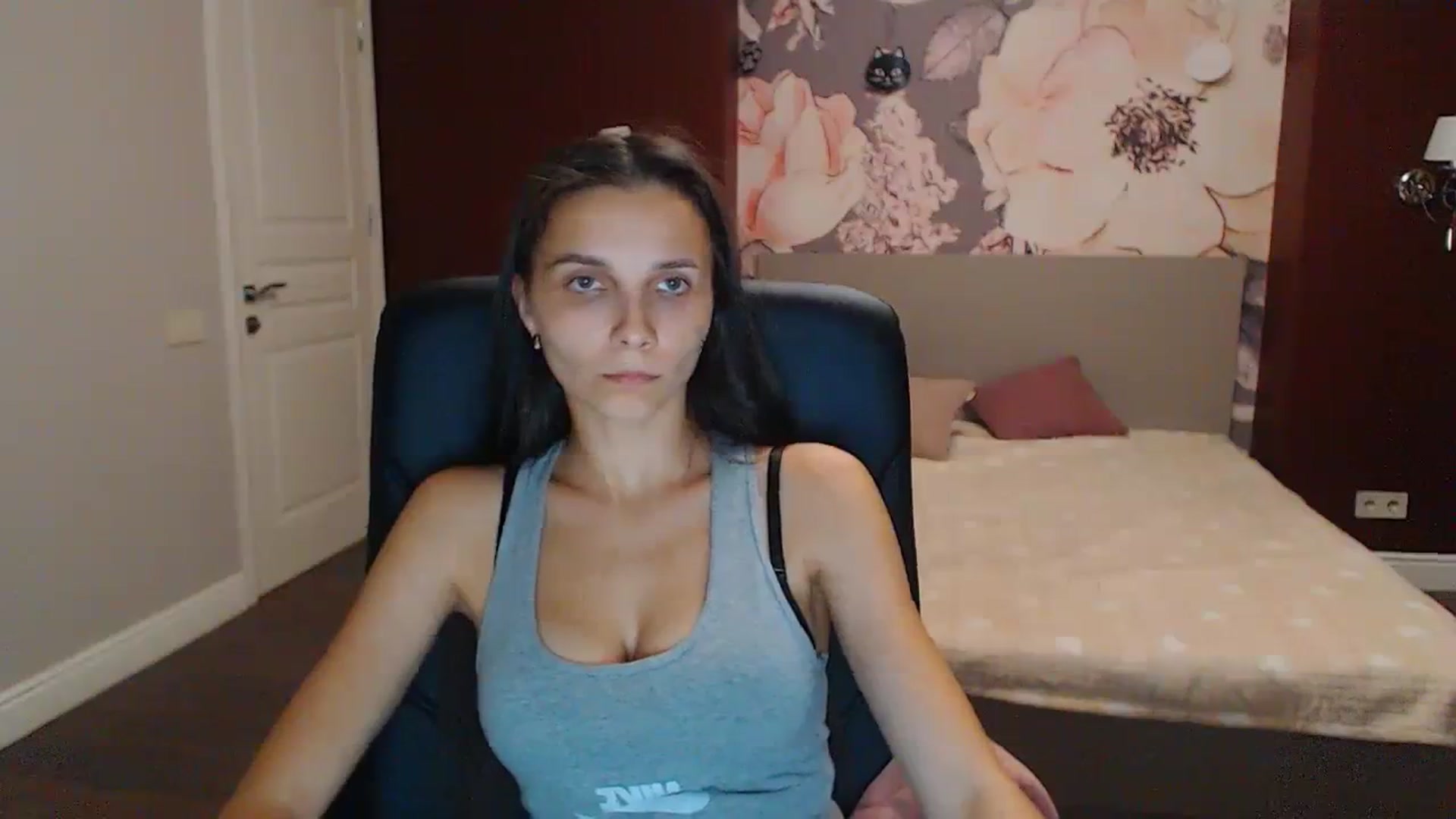 Gallery image thumbnail from Karina_Mils's myfreecams stream on, 09/09/2023, 17:39 image 2 of 20