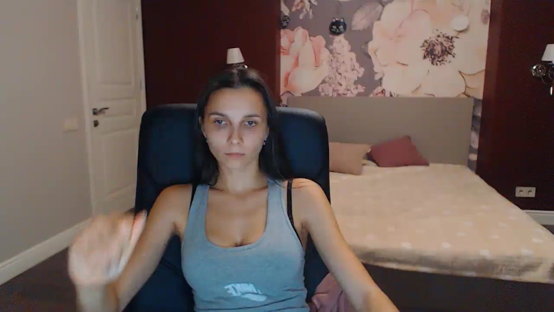 Gallery image thumbnail from Karina_Mils's myfreecams stream on, 09/09/2023, 17:39 image 16 of 20