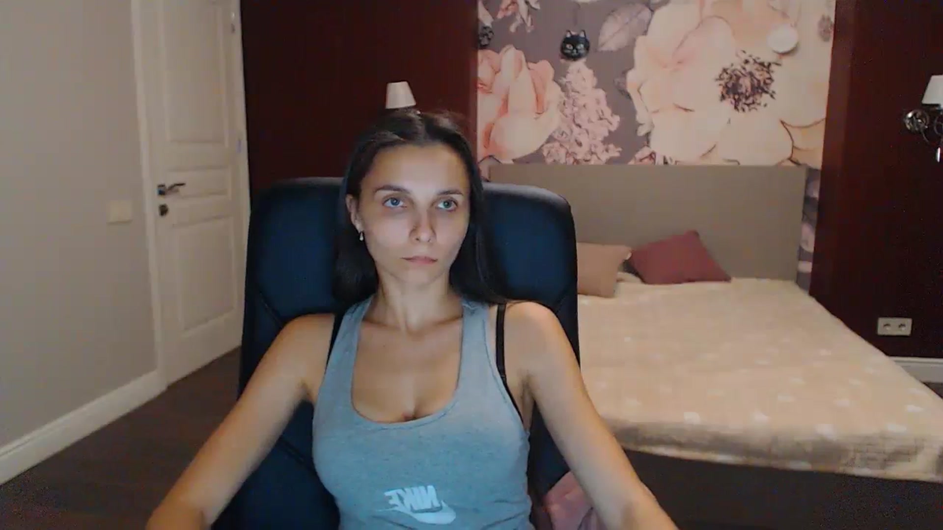 Gallery image thumbnail from Karina_Mils's myfreecams stream on, 09/09/2023, 17:39 image 9 of 20