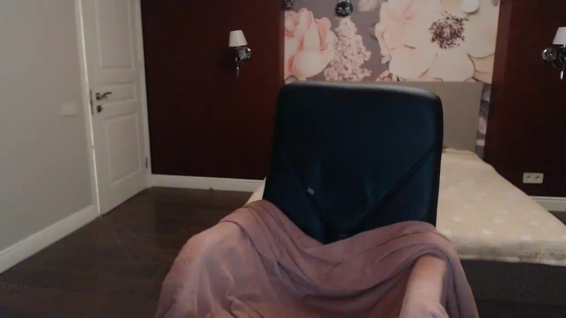 Gallery image thumbnail from Karina_Mils's myfreecams stream on, 09/10/2023, 17:04 image 19 of 20