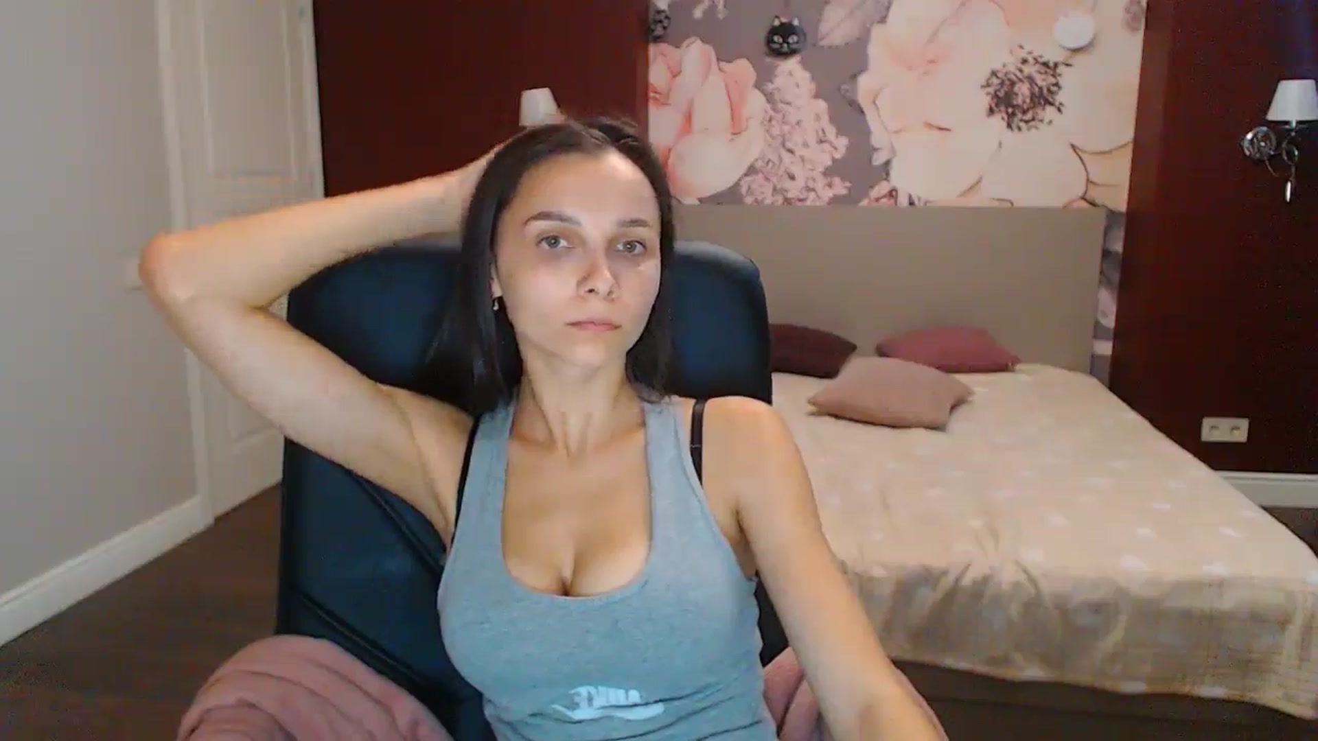 Gallery image thumbnail from Karina_Mils's myfreecams stream on, 09/11/2023, 09:03 image 5 of 20