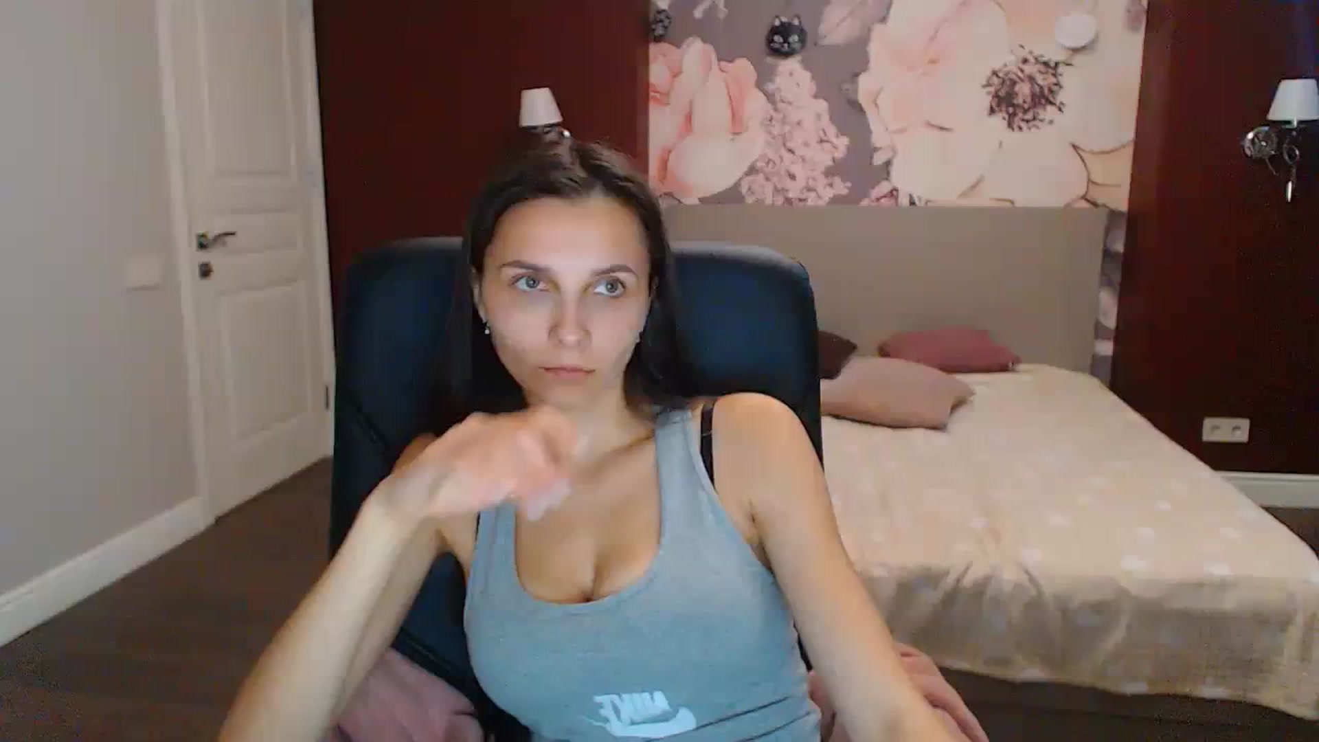 Gallery image thumbnail from Karina_Mils's myfreecams stream on, 09/11/2023, 09:03 image 1 of 20