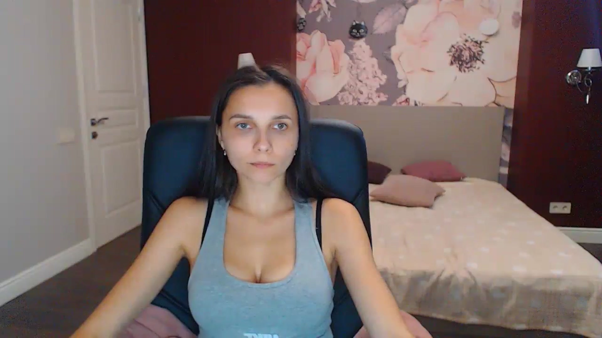Gallery image thumbnail from Karina_Mils's myfreecams stream on, 09/11/2023, 09:03 image 12 of 20