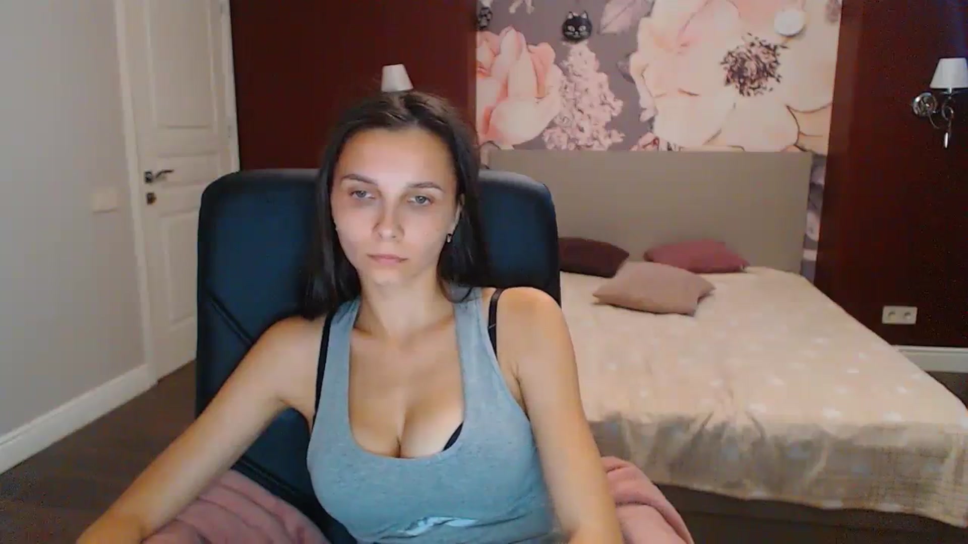 Gallery image thumbnail from Karina_Mils's myfreecams stream on, 09/11/2023, 09:03 image 6 of 20