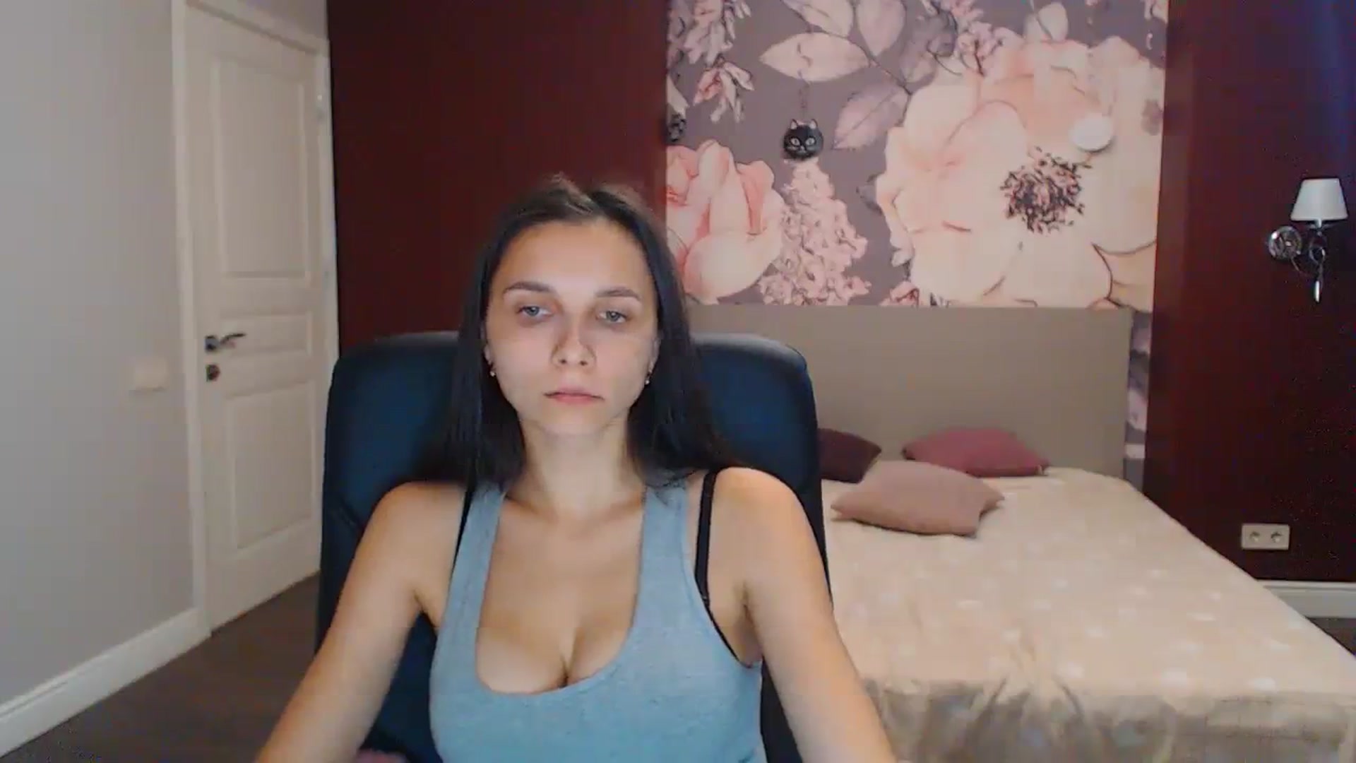 Gallery image thumbnail from Karina_Mils's myfreecams stream on, 09/11/2023, 09:03 image 14 of 20