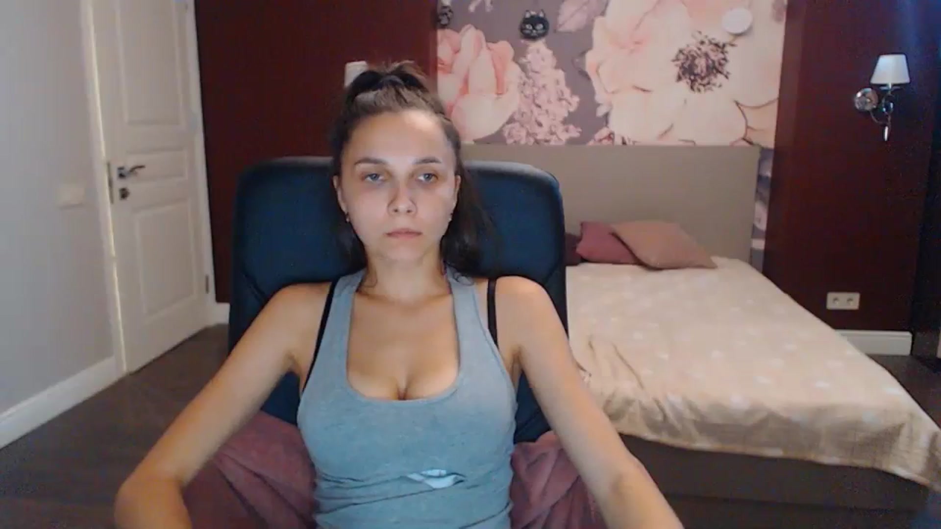 Gallery image thumbnail from Karina_Mils's myfreecams stream on, 09/14/2023, 10:11 image 15 of 20