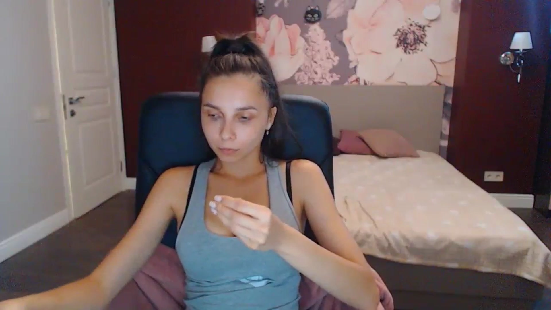 Gallery image thumbnail from Karina_Mils's myfreecams stream on, 09/14/2023, 10:11 image 18 of 20