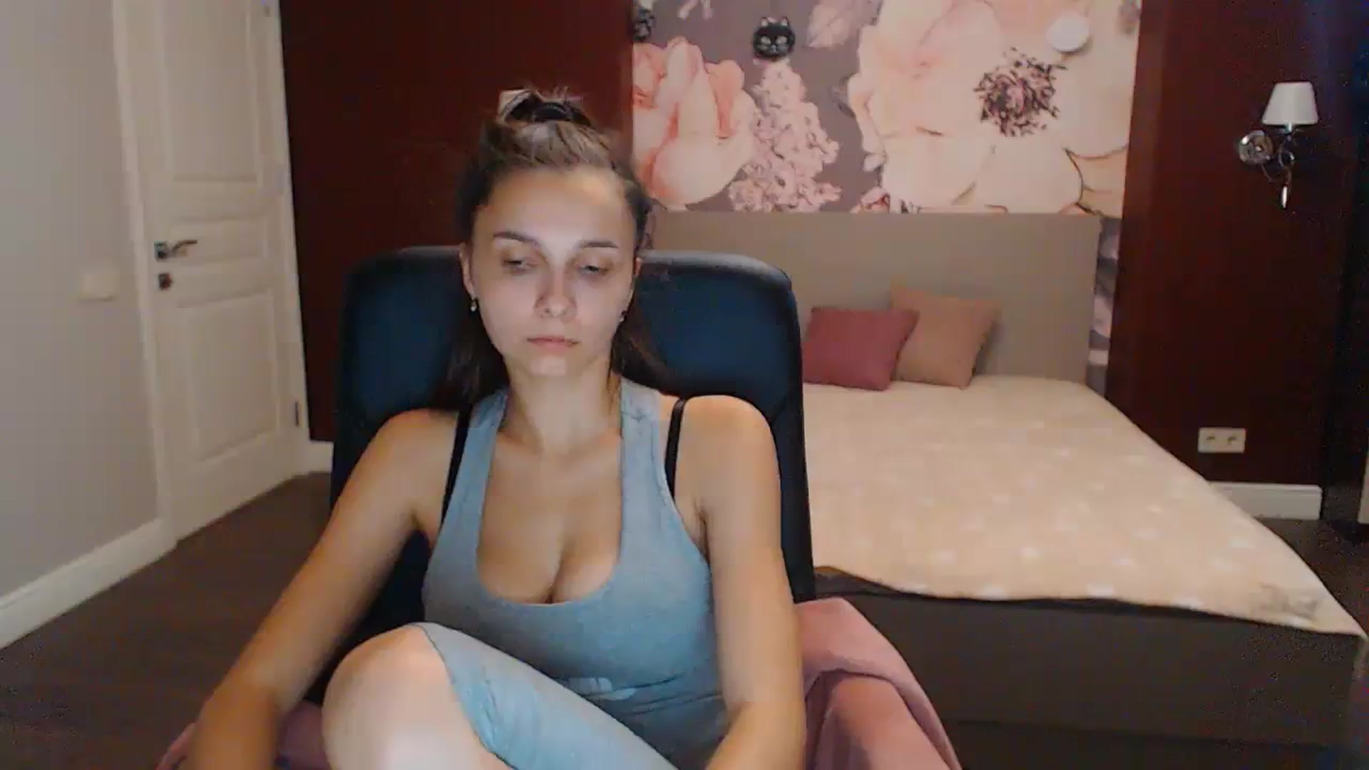 Gallery image thumbnail from Karina_Mils's myfreecams stream on, 09/15/2023, 09:17 image 13 of 20