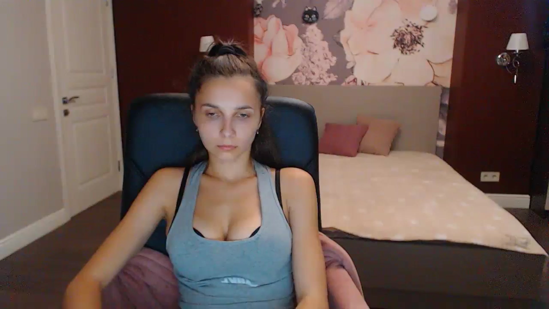 Gallery image thumbnail from Karina_Mils's myfreecams stream on, 09/15/2023, 09:17 image 2 of 20