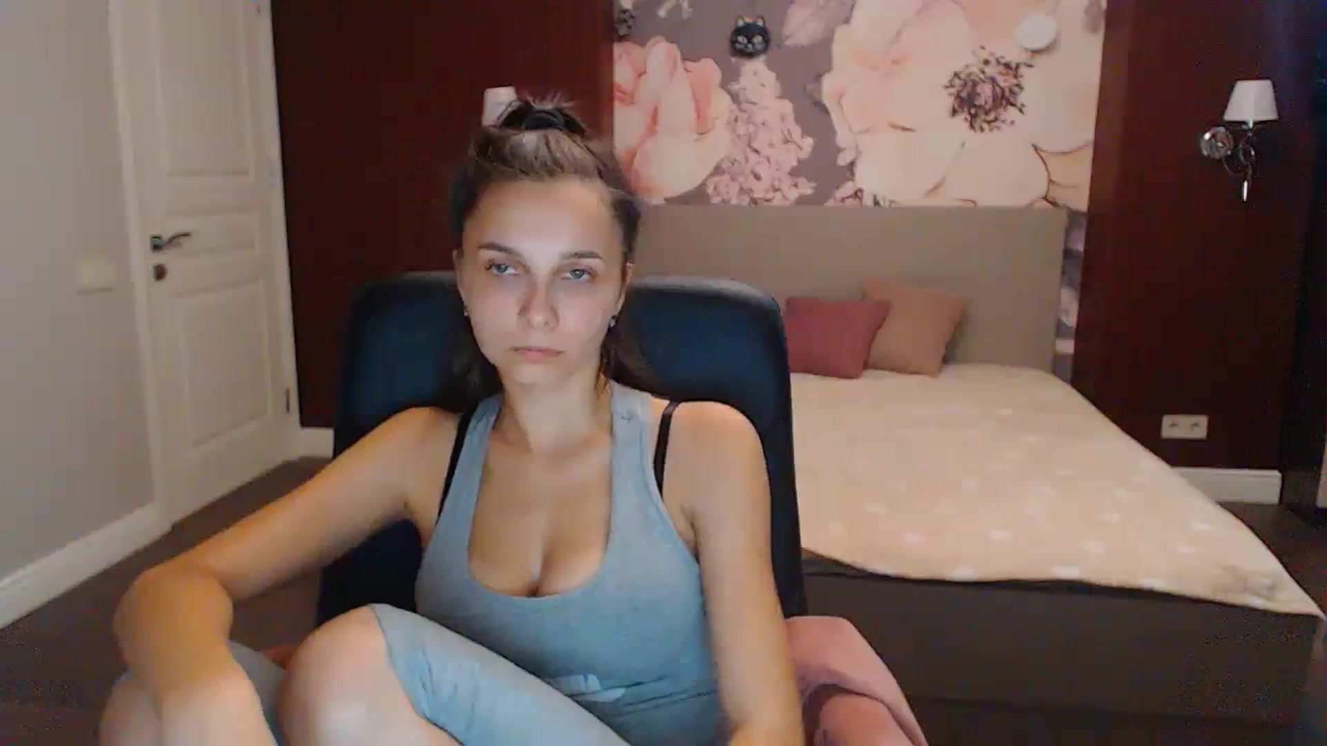 Gallery image thumbnail from Karina_Mils's myfreecams stream on, 09/15/2023, 09:17 image 12 of 20