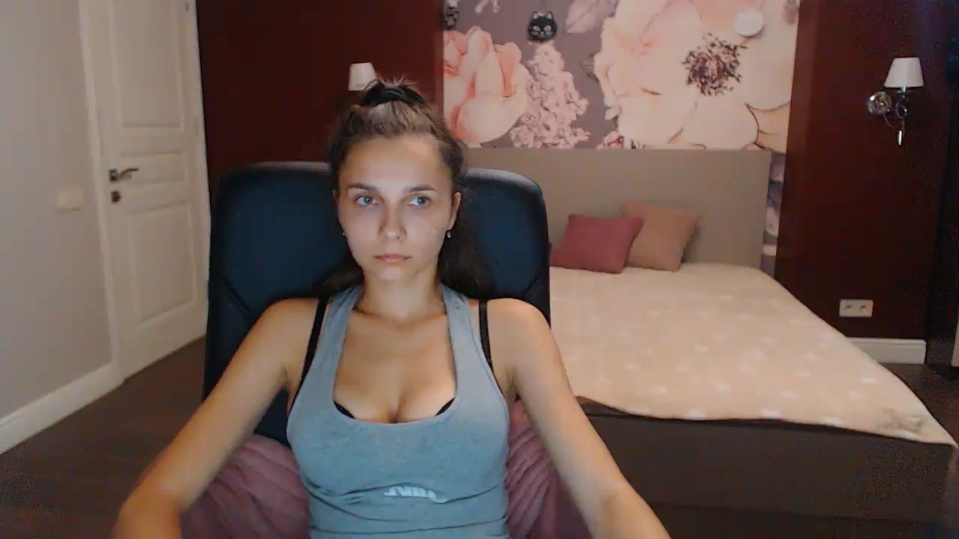 Gallery image thumbnail from Karina_Mils's myfreecams stream on, 09/15/2023, 09:17 image 3 of 20