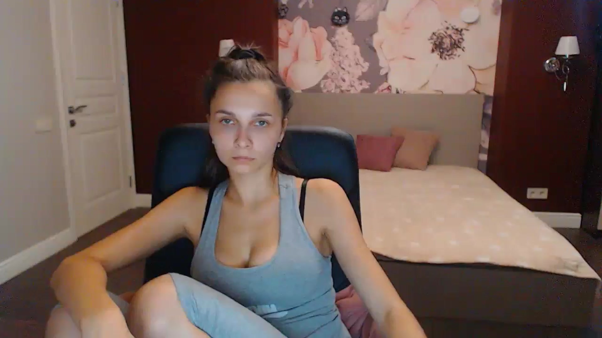 Gallery image thumbnail from Karina_Mils's myfreecams stream on, 09/15/2023, 09:17 image 11 of 20