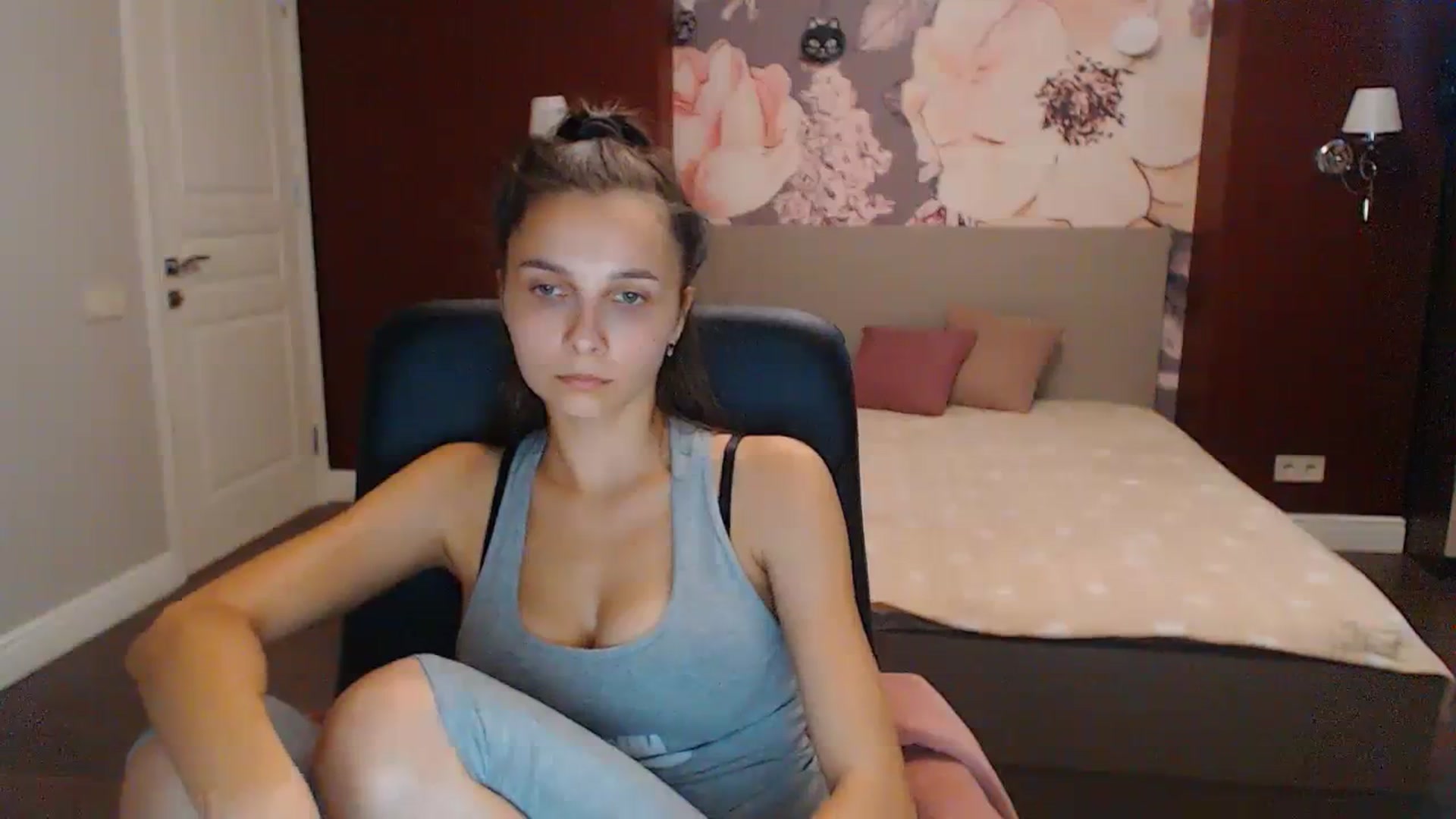 Gallery image thumbnail from Karina_Mils's myfreecams stream on, 09/15/2023, 09:17 image 8 of 20