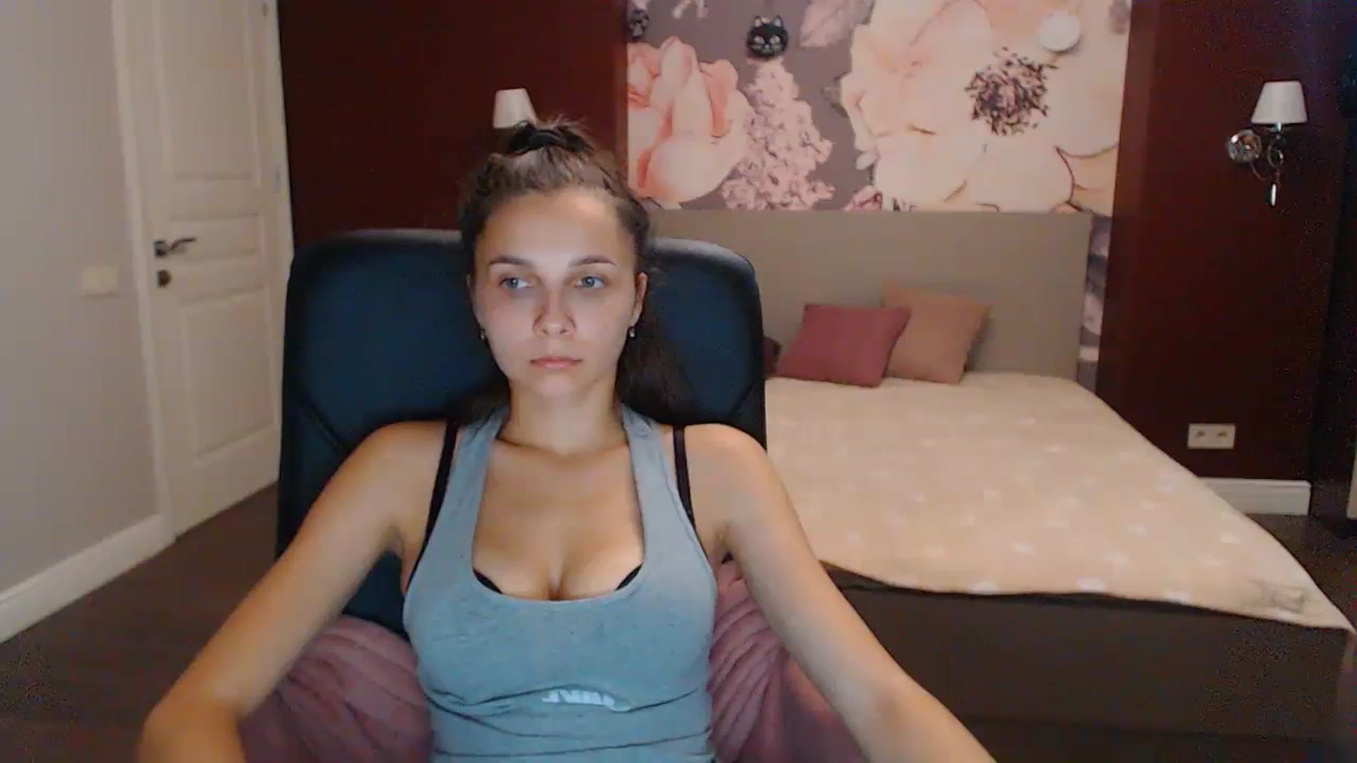 Gallery image thumbnail from Karina_Mils's myfreecams stream on, 09/15/2023, 09:17 image 4 of 20