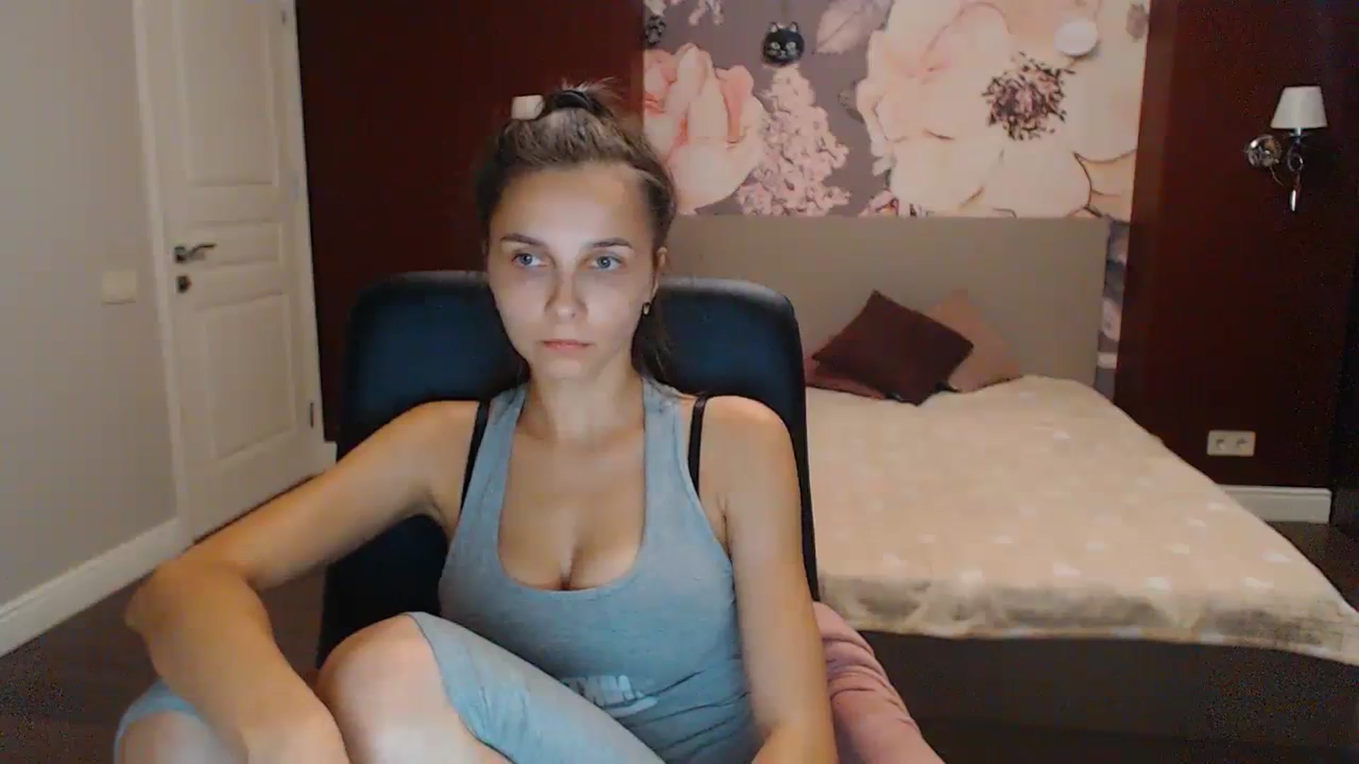 Gallery image thumbnail from Karina_Mils's myfreecams stream on, 09/15/2023, 15:02 image 13 of 20