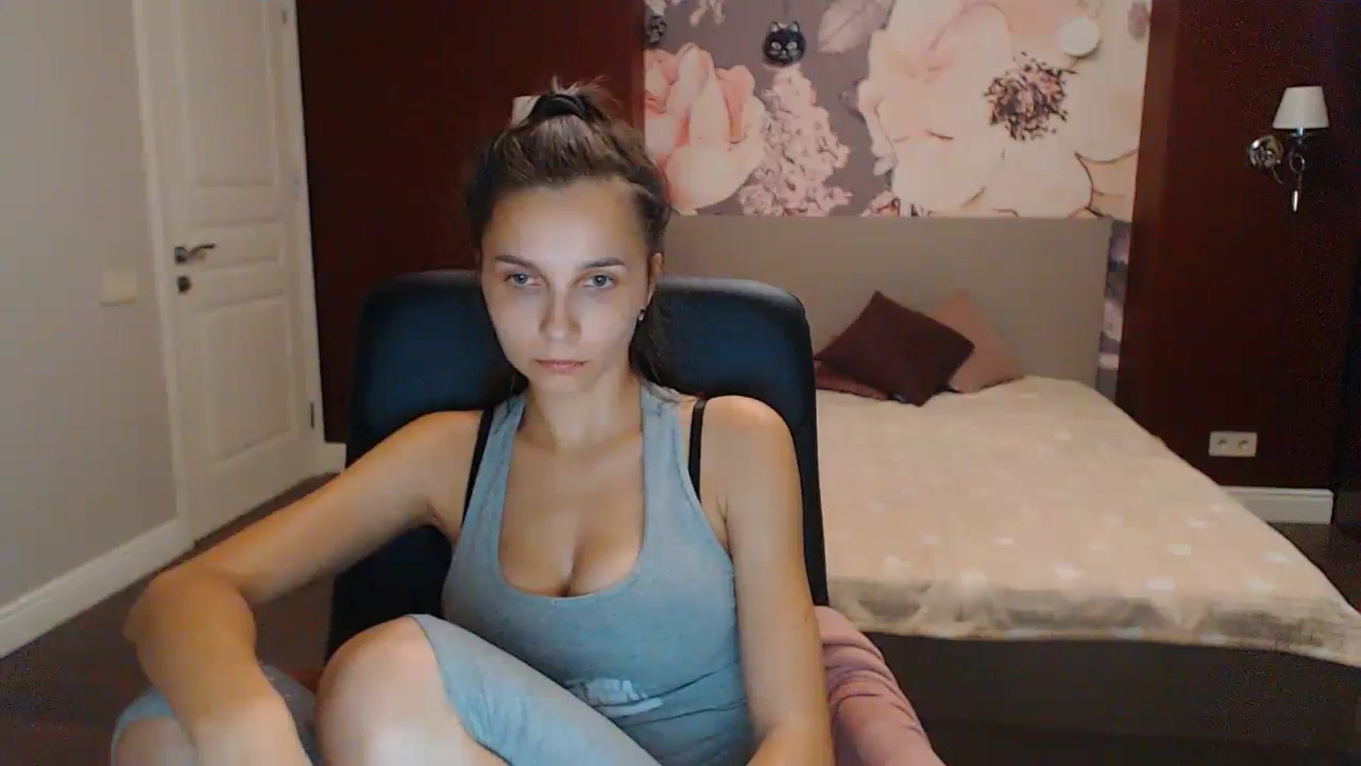 Gallery image thumbnail from Karina_Mils's myfreecams stream on, 09/15/2023, 15:02 image 16 of 20