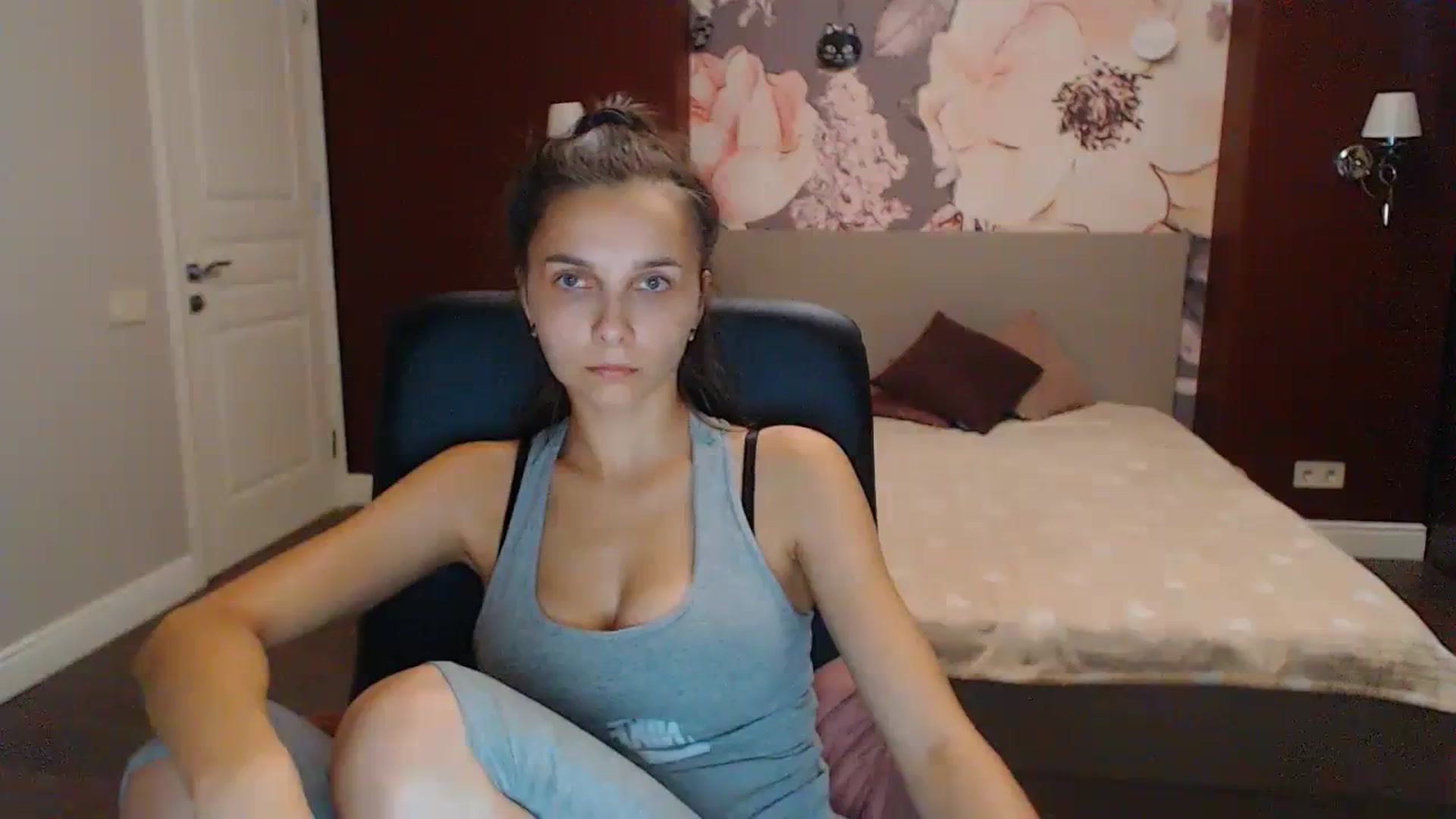 Gallery image thumbnail from Karina_Mils's myfreecams stream on, 09/15/2023, 15:02 image 17 of 20