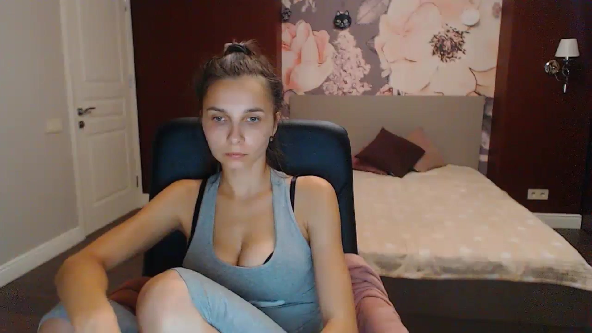 Gallery image thumbnail from Karina_Mils's myfreecams stream on, 09/15/2023, 15:02 image 7 of 20