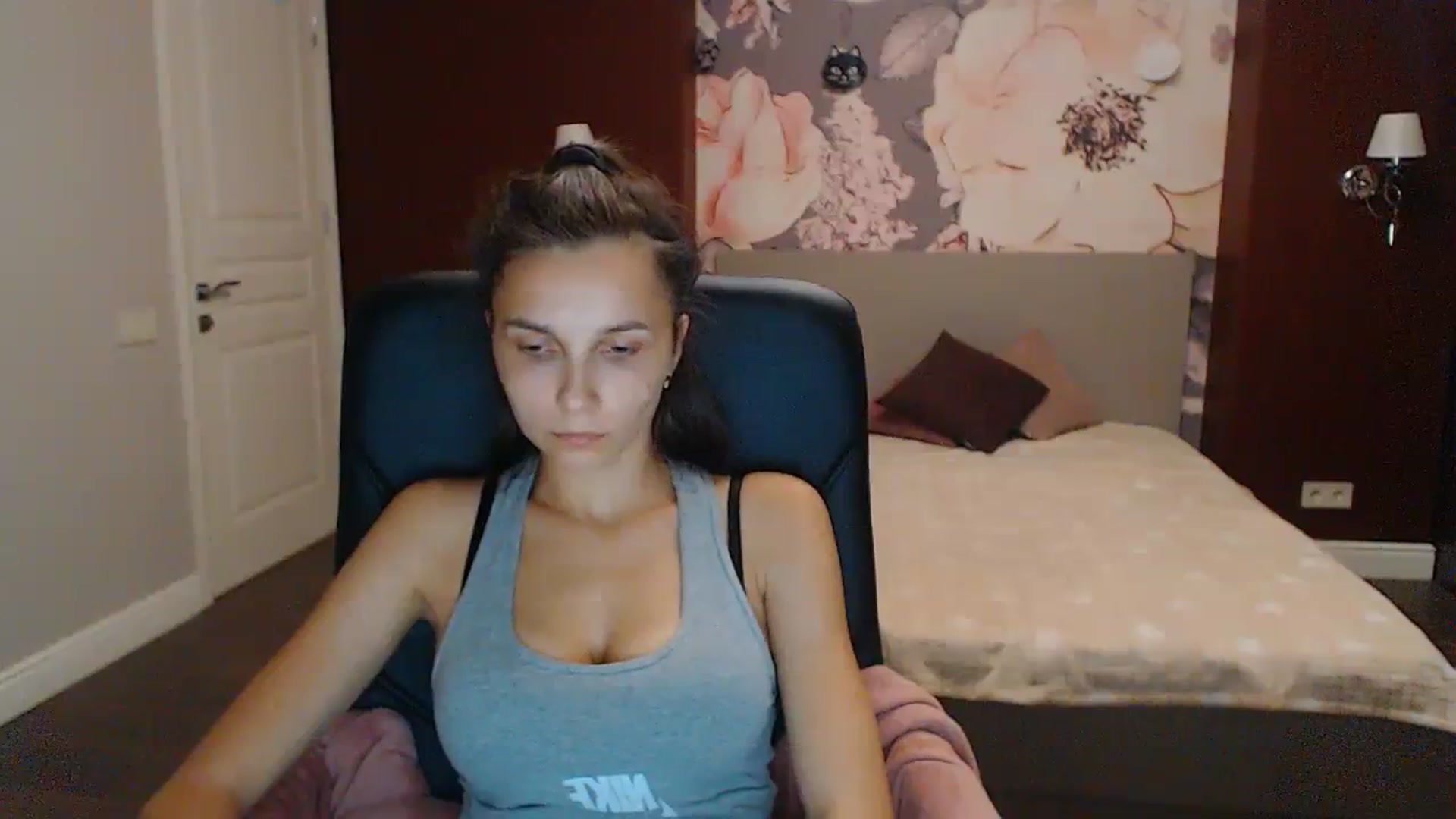 Gallery image thumbnail from Karina_Mils's myfreecams stream on, 09/15/2023, 15:45 image 17 of 20