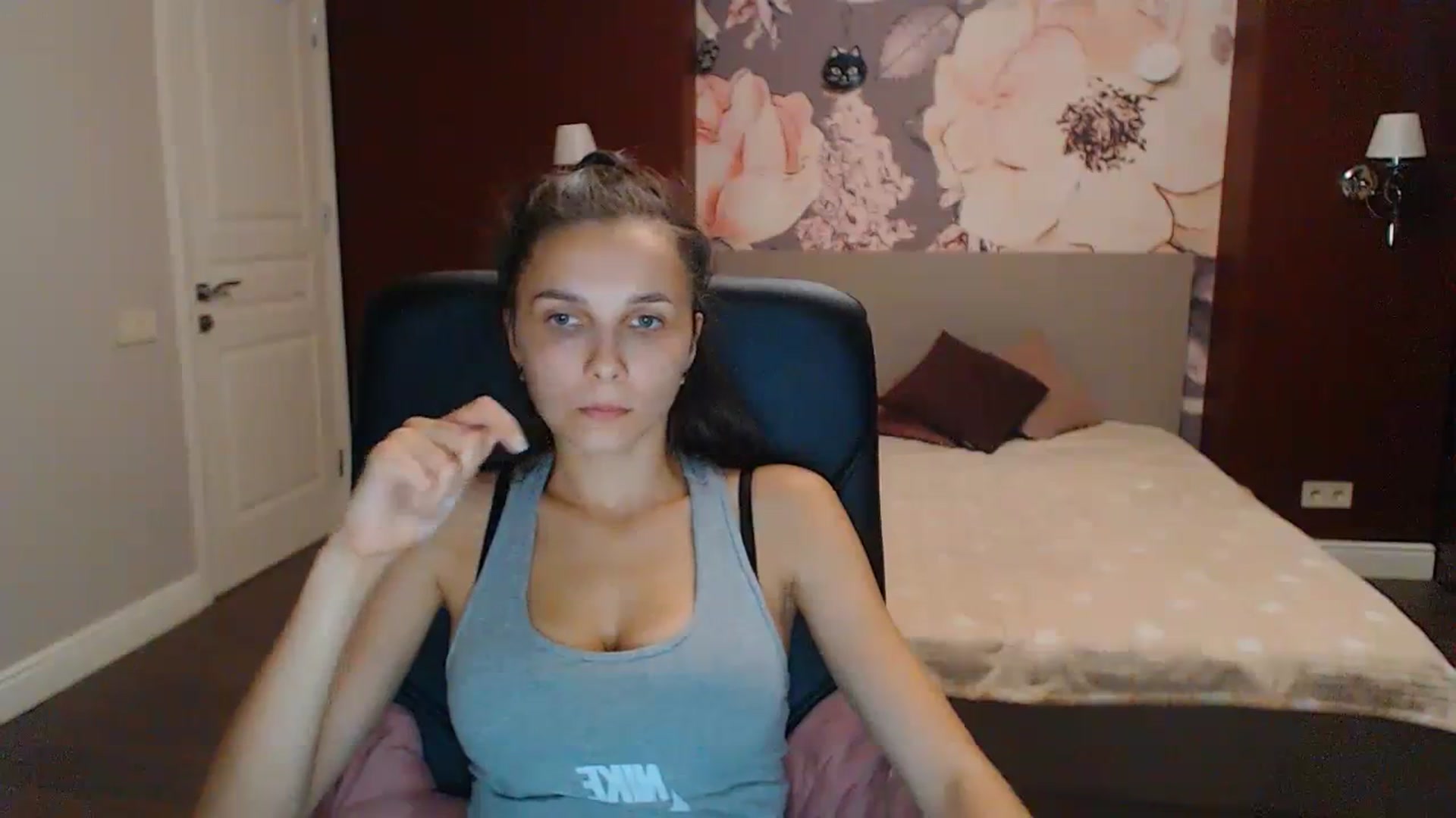 Gallery image thumbnail from Karina_Mils's myfreecams stream on, 09/15/2023, 15:45 image 14 of 20