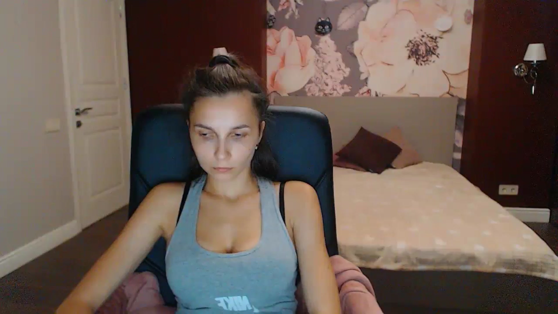 Gallery image thumbnail from Karina_Mils's myfreecams stream on, 09/15/2023, 15:45 image 16 of 20