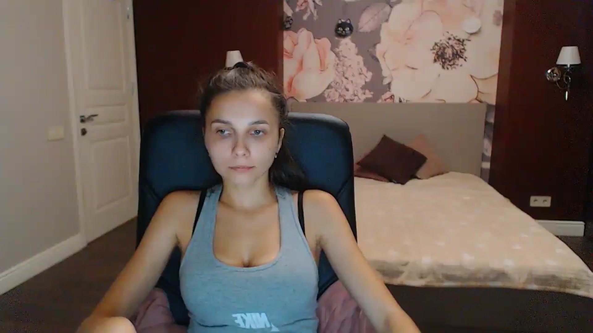 Gallery image thumbnail from Karina_Mils's myfreecams stream on, 09/15/2023, 15:45 image 12 of 20