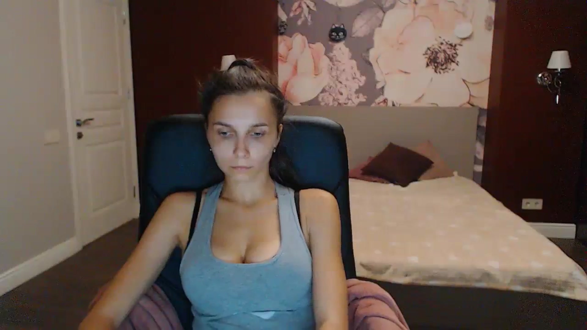 Gallery image thumbnail from Karina_Mils's myfreecams stream on, 09/15/2023, 17:33 image 20 of 20