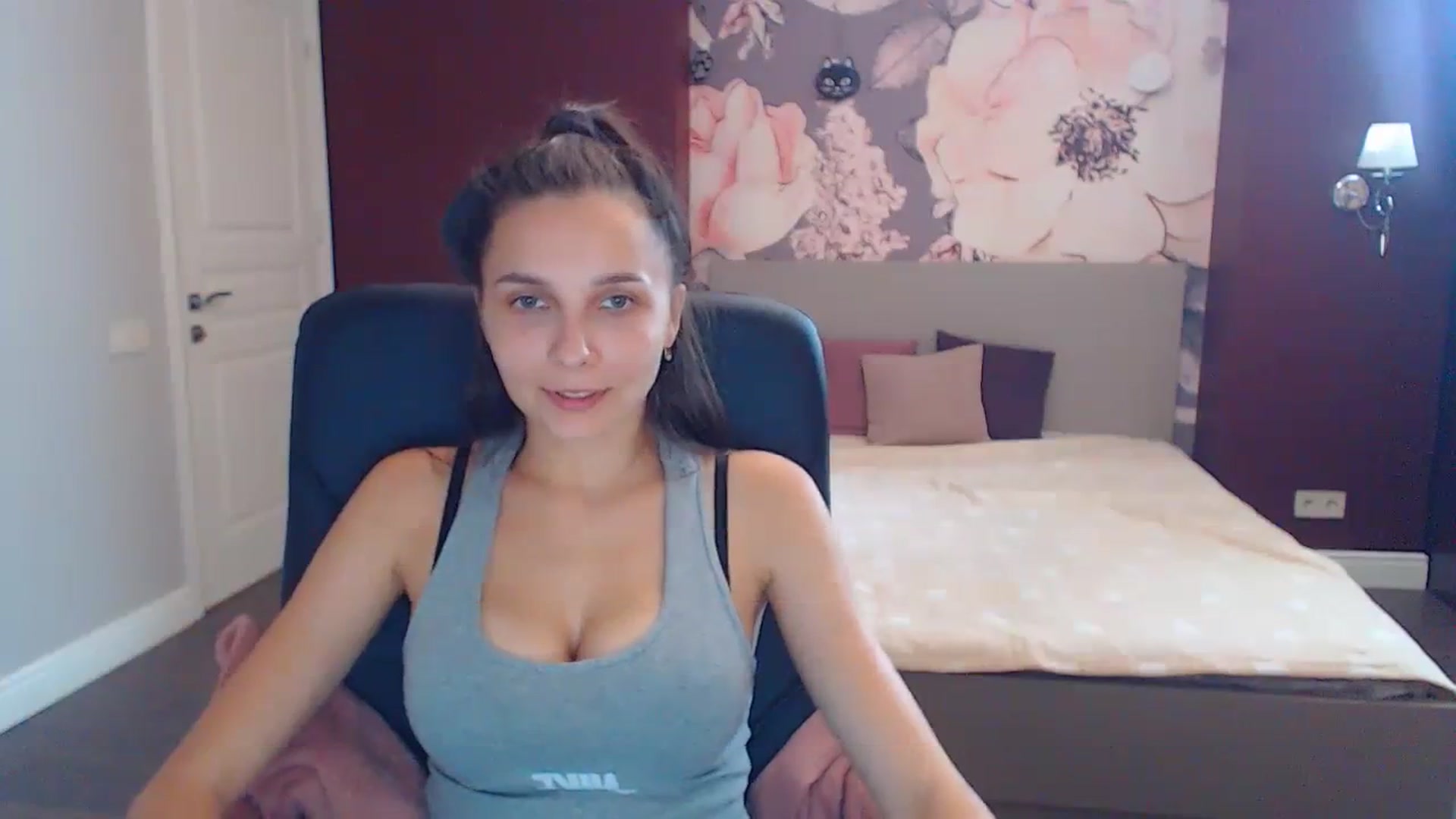 Gallery image thumbnail from Karina_Mils's myfreecams stream on, 09/16/2023, 12:54 image 9 of 20