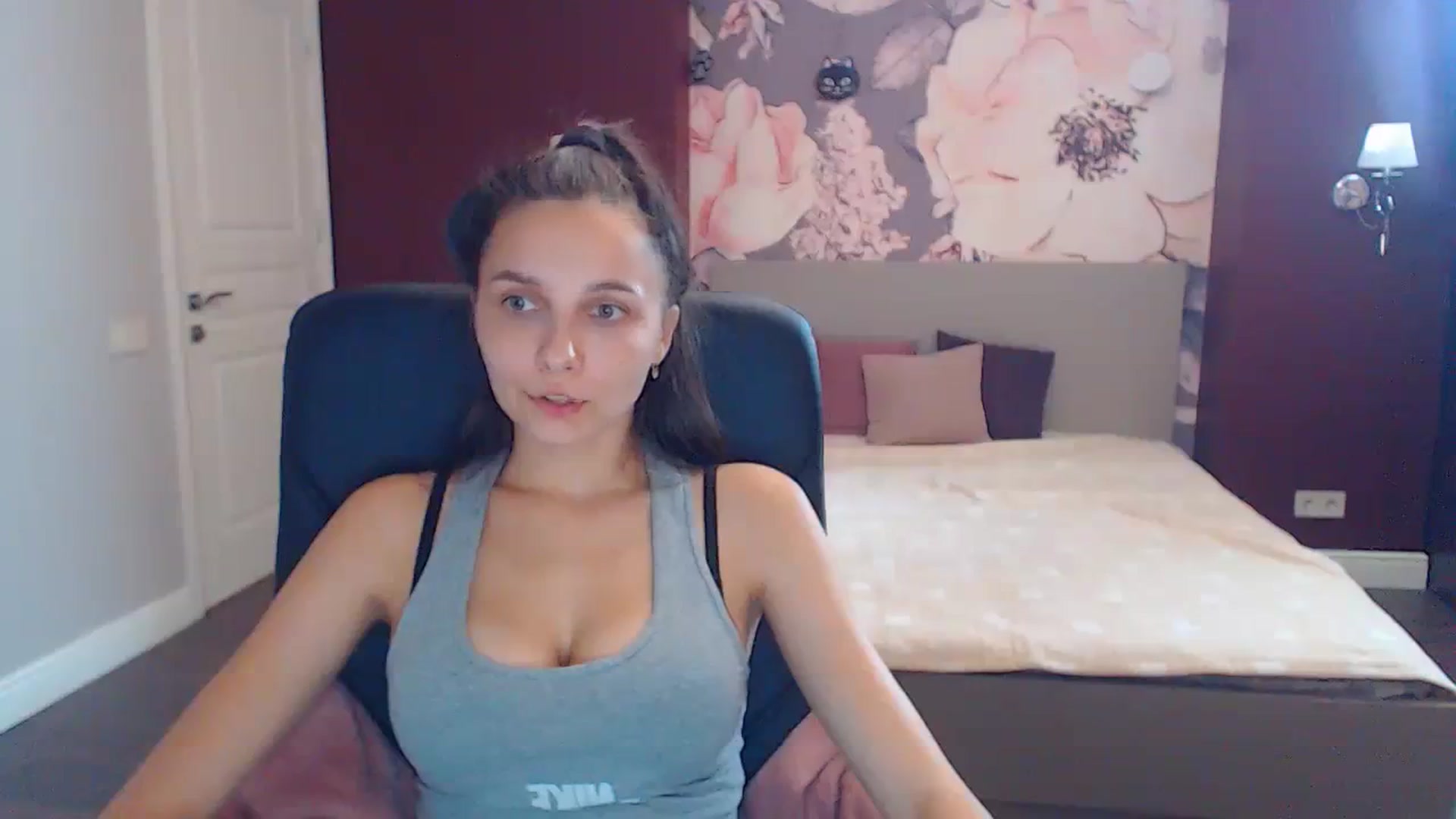 Gallery image thumbnail from Karina_Mils's myfreecams stream on, 09/16/2023, 12:54 image 12 of 20