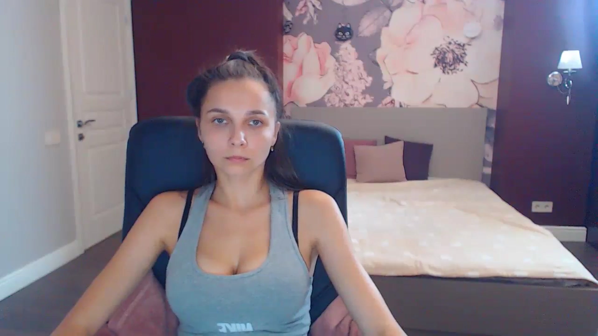 Gallery image thumbnail from Karina_Mils's myfreecams stream on, 09/16/2023, 12:54 image 14 of 20