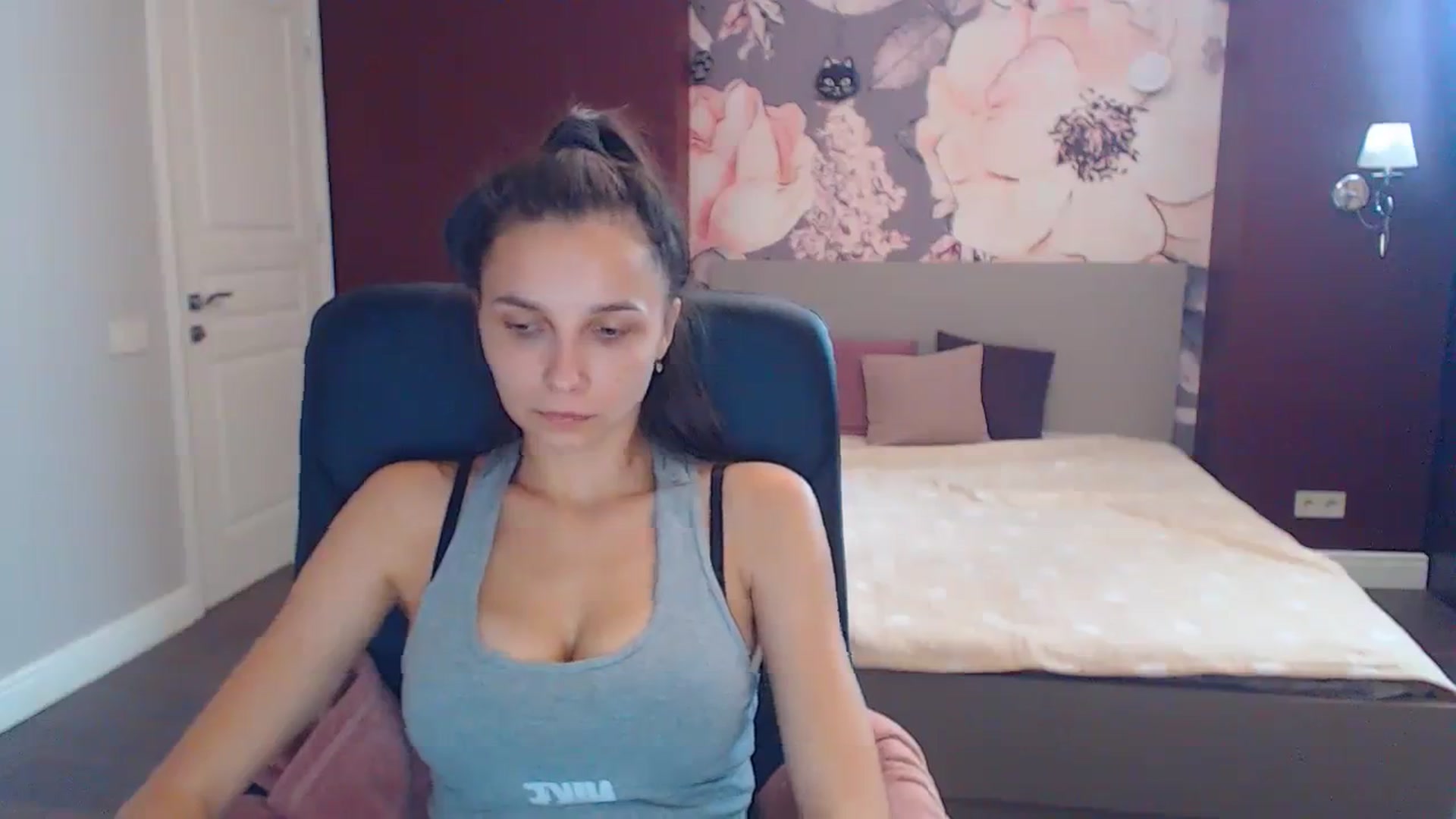 Gallery image thumbnail from Karina_Mils's myfreecams stream on, 09/16/2023, 12:54 image 16 of 20