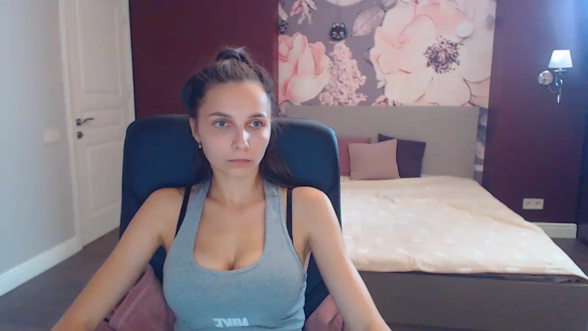 Gallery image thumbnail from Karina_Mils's myfreecams stream on, 09/16/2023, 12:54 image 18 of 20