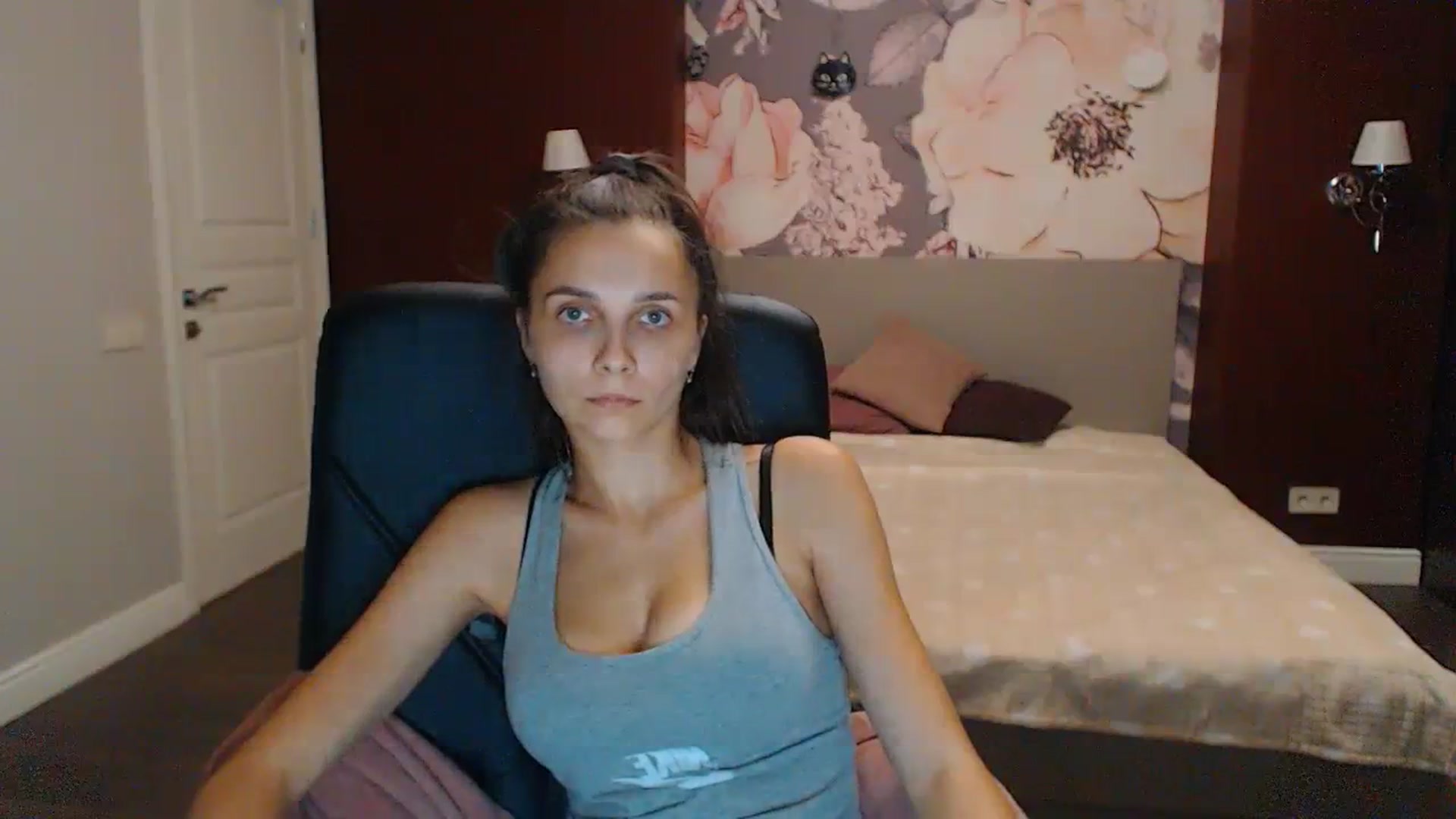 Gallery image thumbnail from Karina_Mils's myfreecams stream on, 09/16/2023, 17:13 image 11 of 20